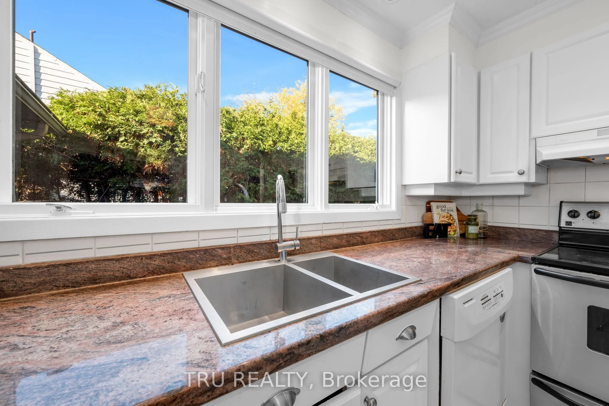 189 St Laurent Boulevard