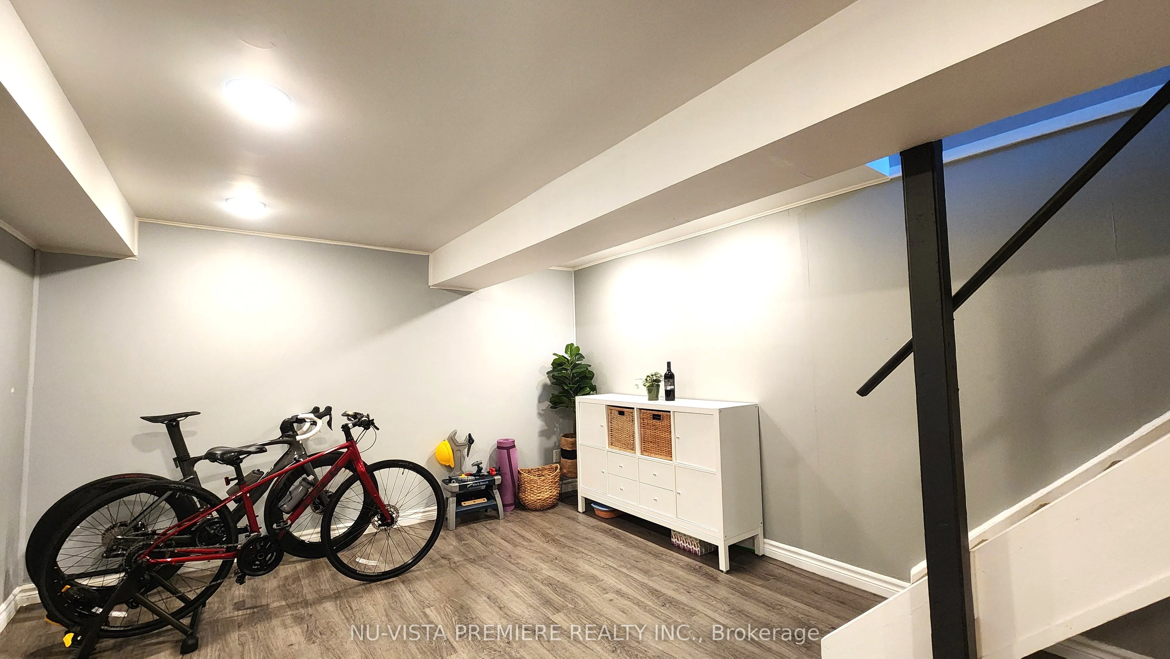 143 Wellesley Crescent, #E