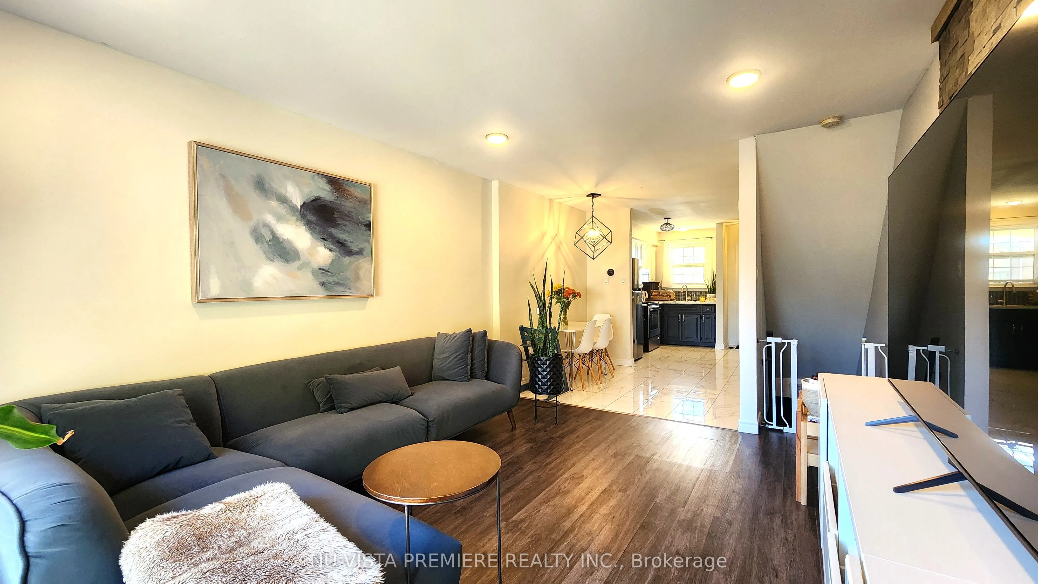 143 Wellesley Crescent, #E