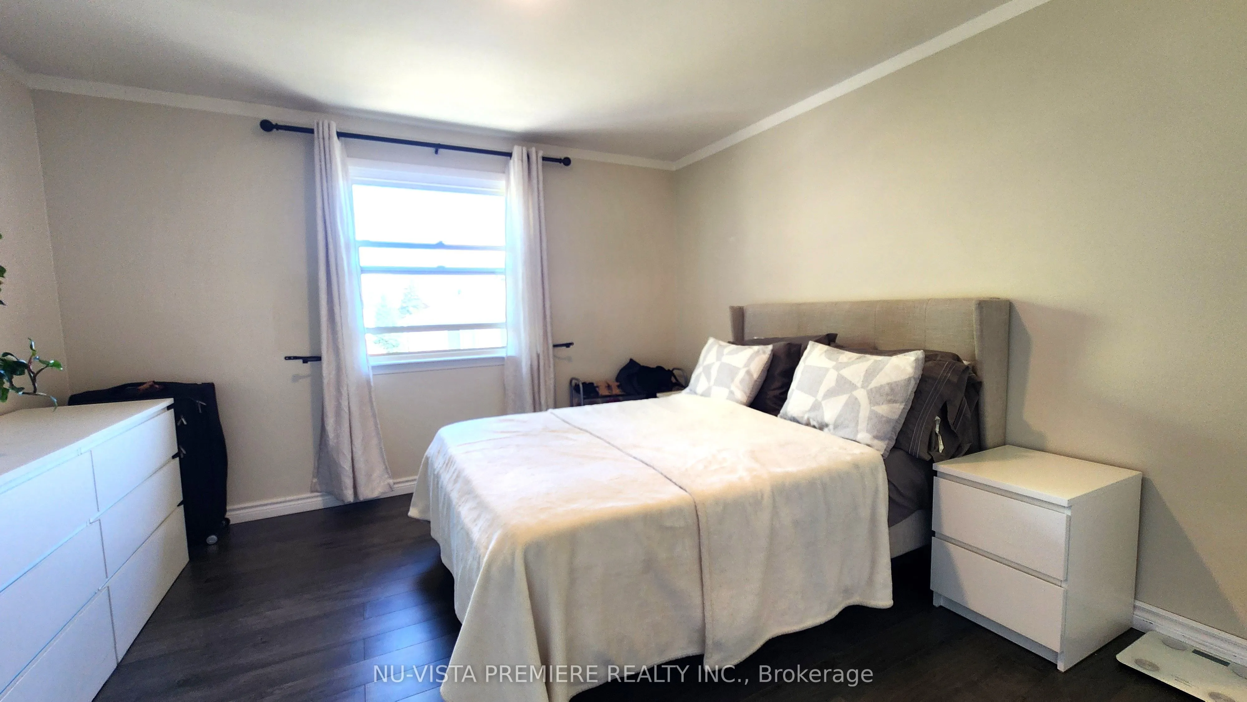 143 Wellesley Crescent, #E