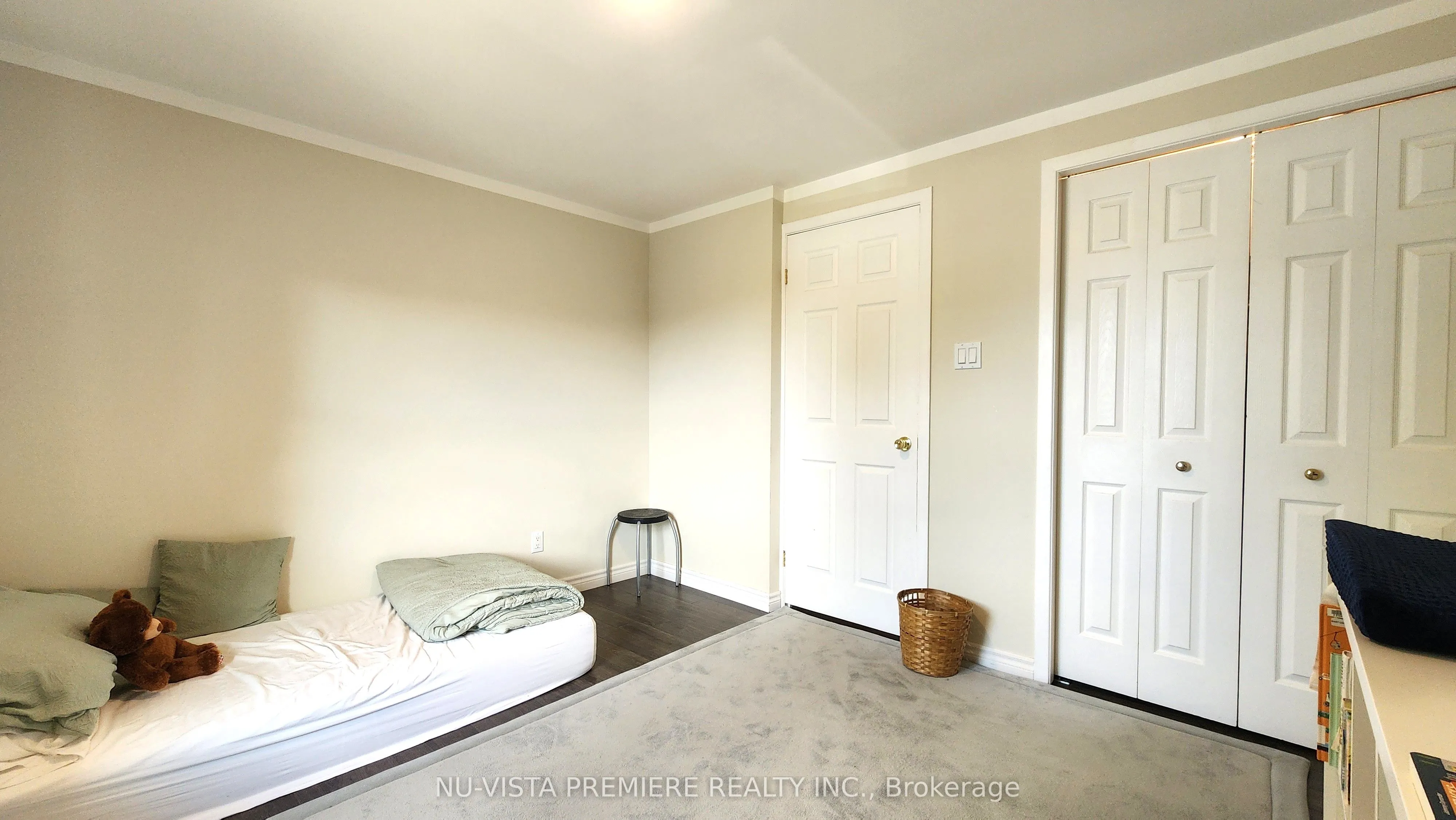 143 Wellesley Crescent, #E