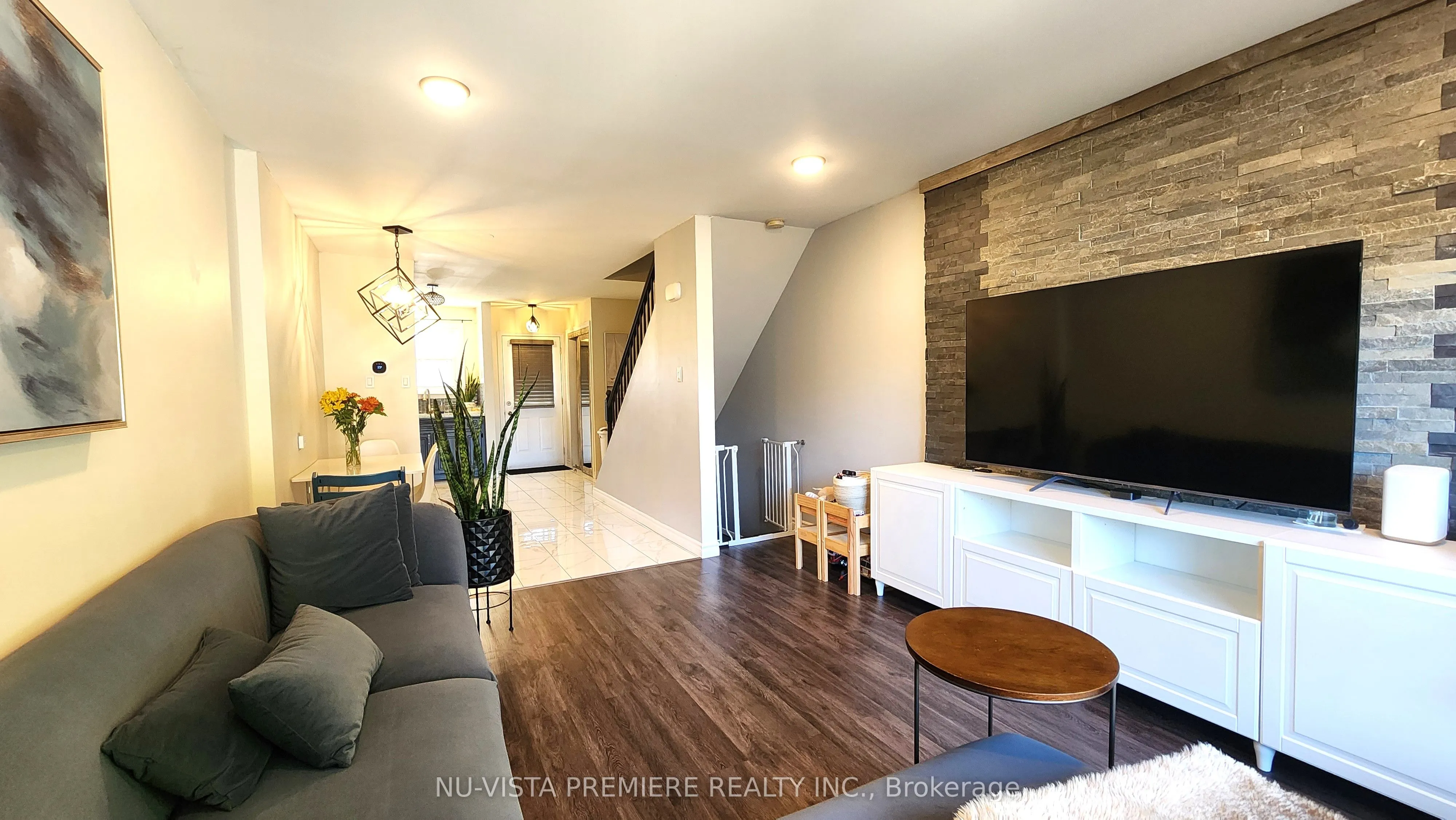 143 Wellesley Crescent, #E