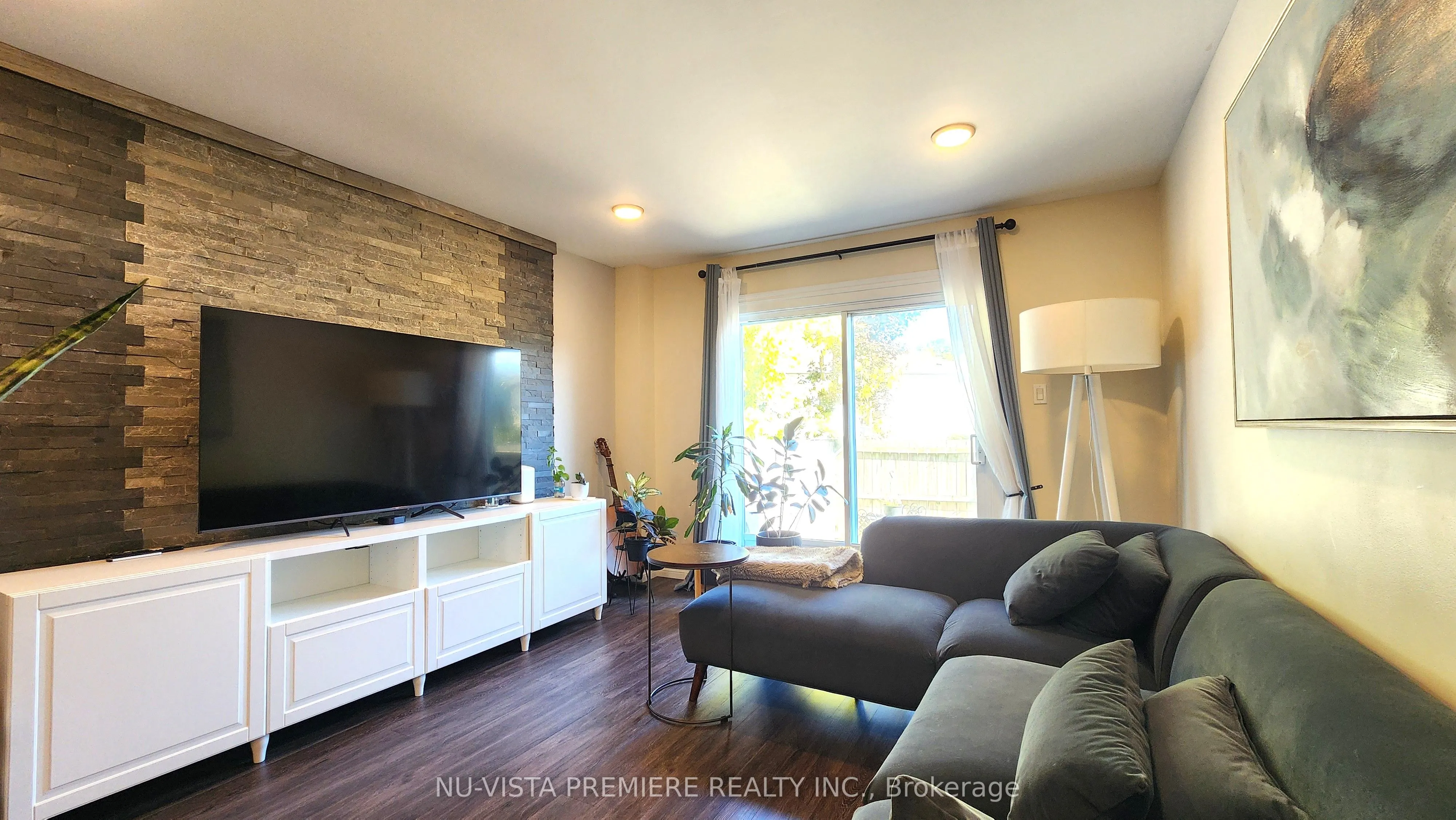 143 Wellesley Crescent, #E