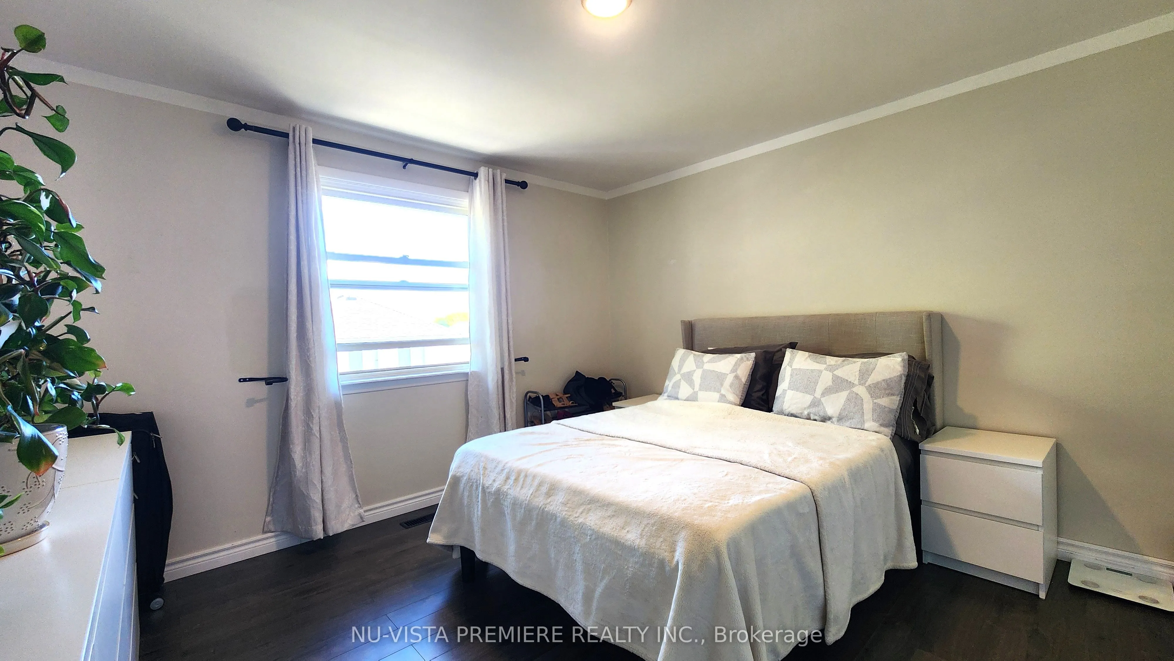143 Wellesley Crescent, #E