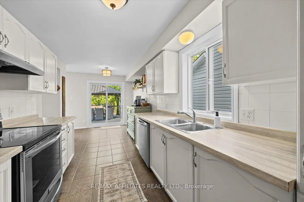 93 Springcreek Crescent