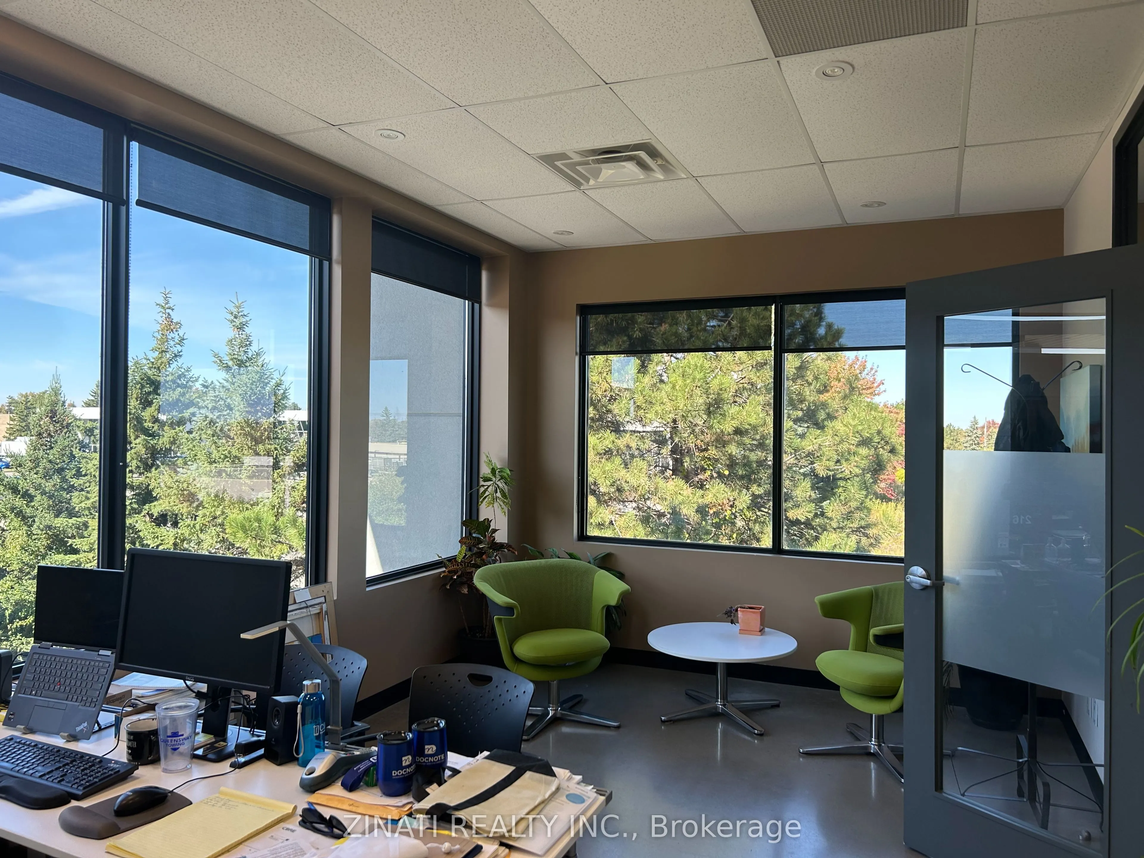 2310 St. Laurent Boulevard, #320
