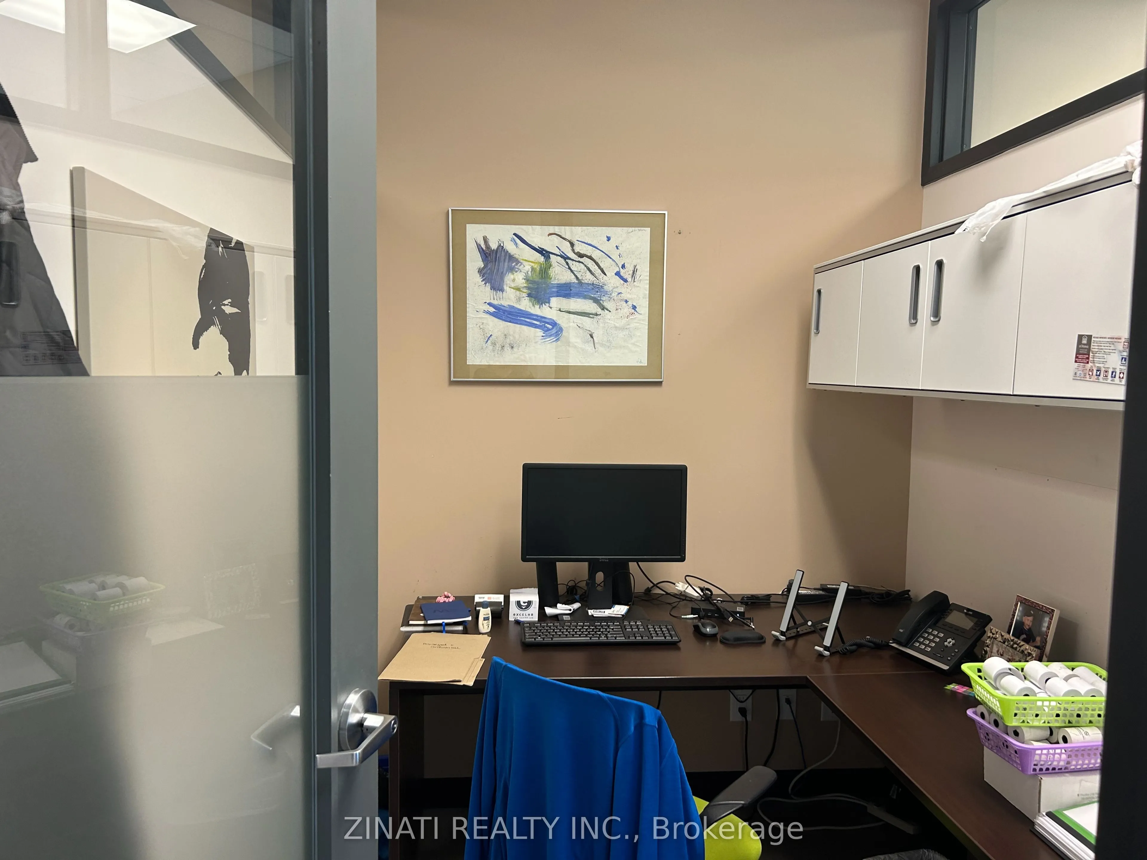 2310 St. Laurent Boulevard, #320