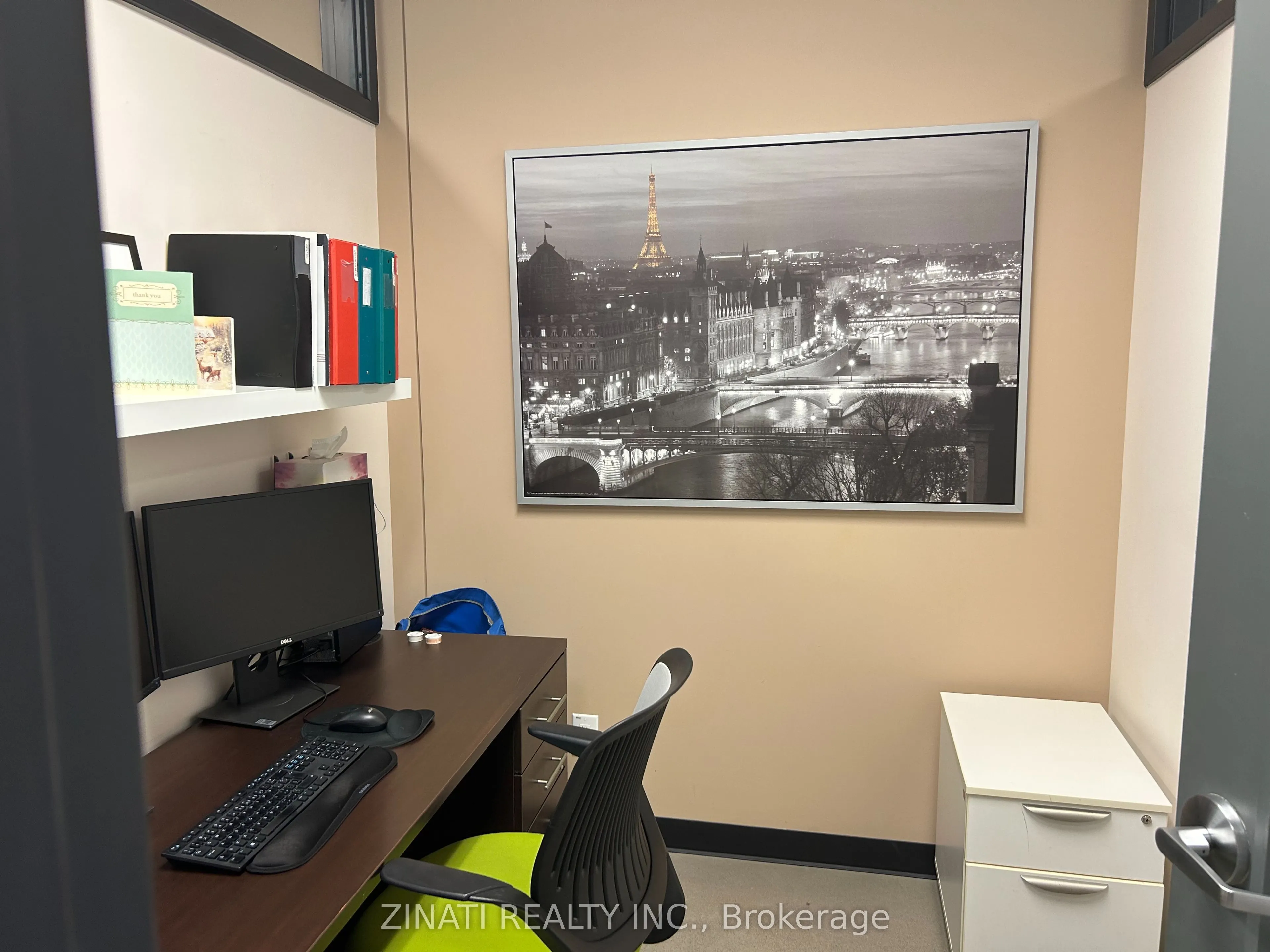 2310 St. Laurent Boulevard, #320