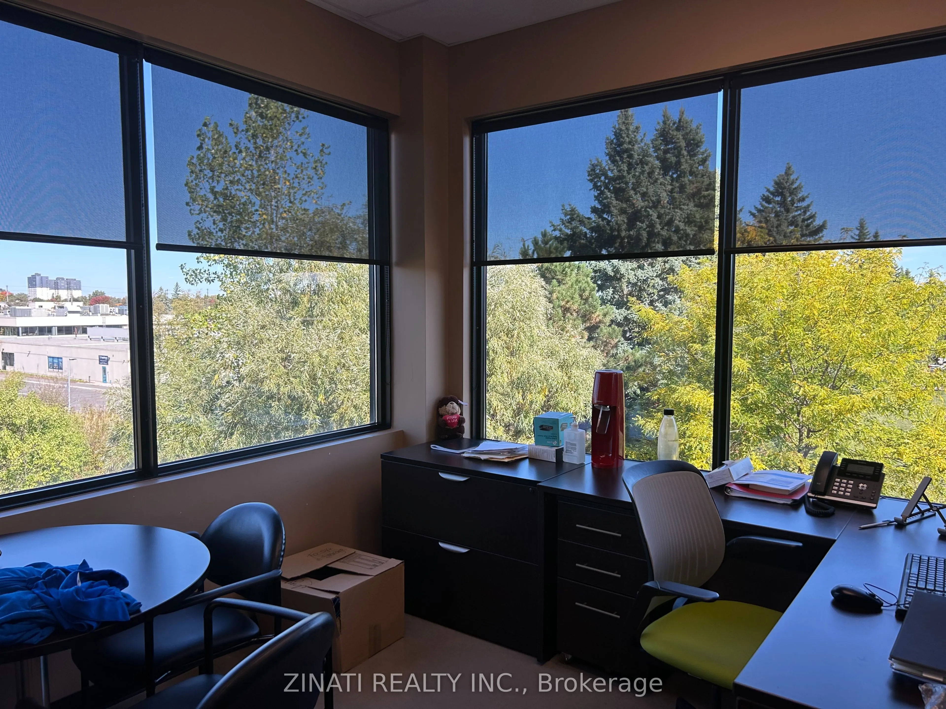 2310 St. Laurent Boulevard, #320