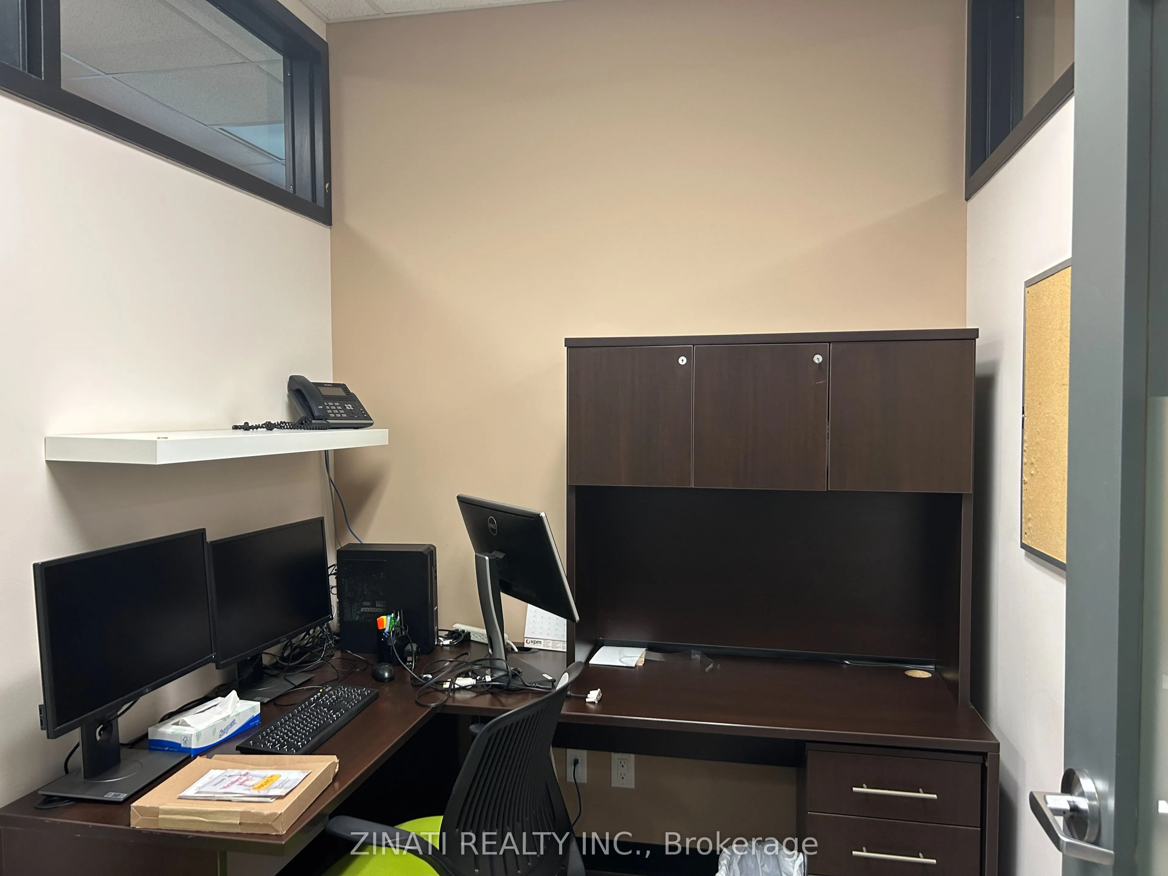 2310 St. Laurent Boulevard, #320