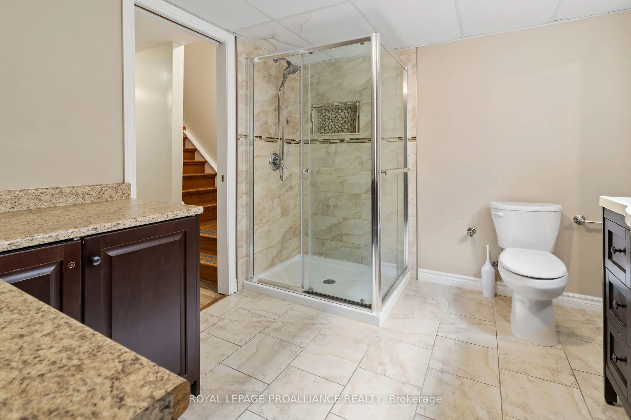 1009 Crestwood Drive