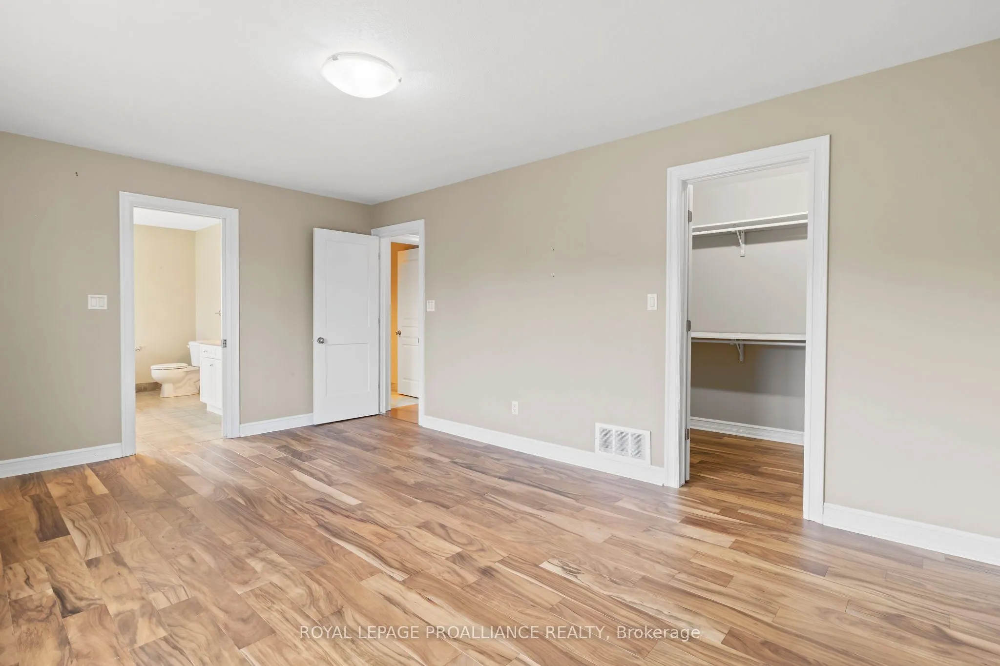 1009 Crestwood Drive