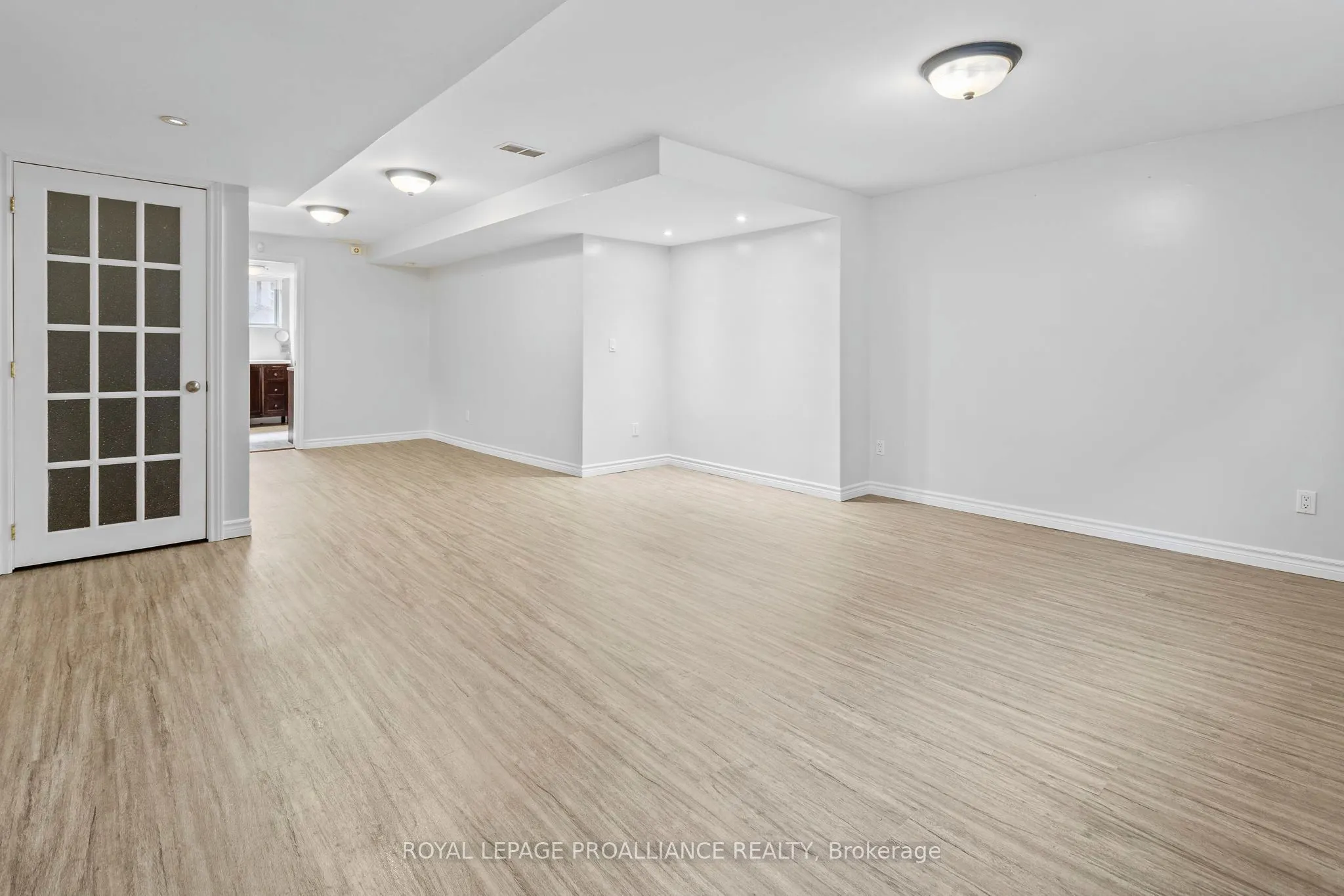 1009 Crestwood Drive