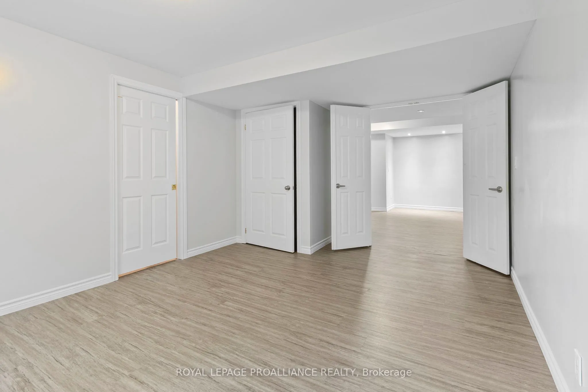 1009 Crestwood Drive