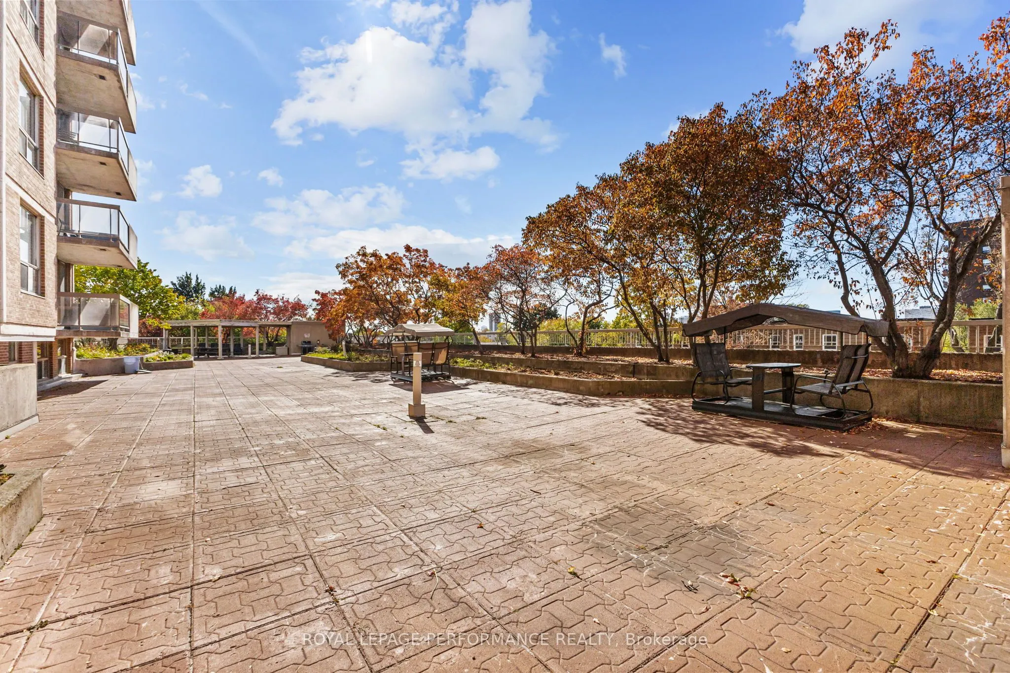 200 Lafontaine Avenue, #1610