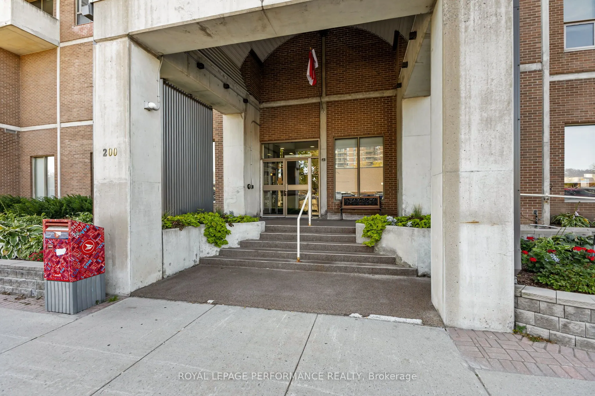 200 Lafontaine Avenue, #1610
