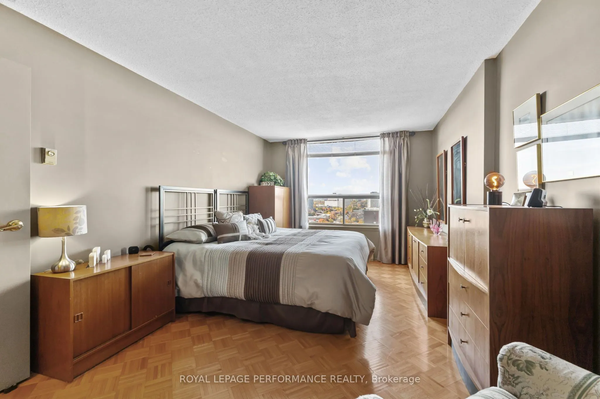 200 Lafontaine Avenue, #1610