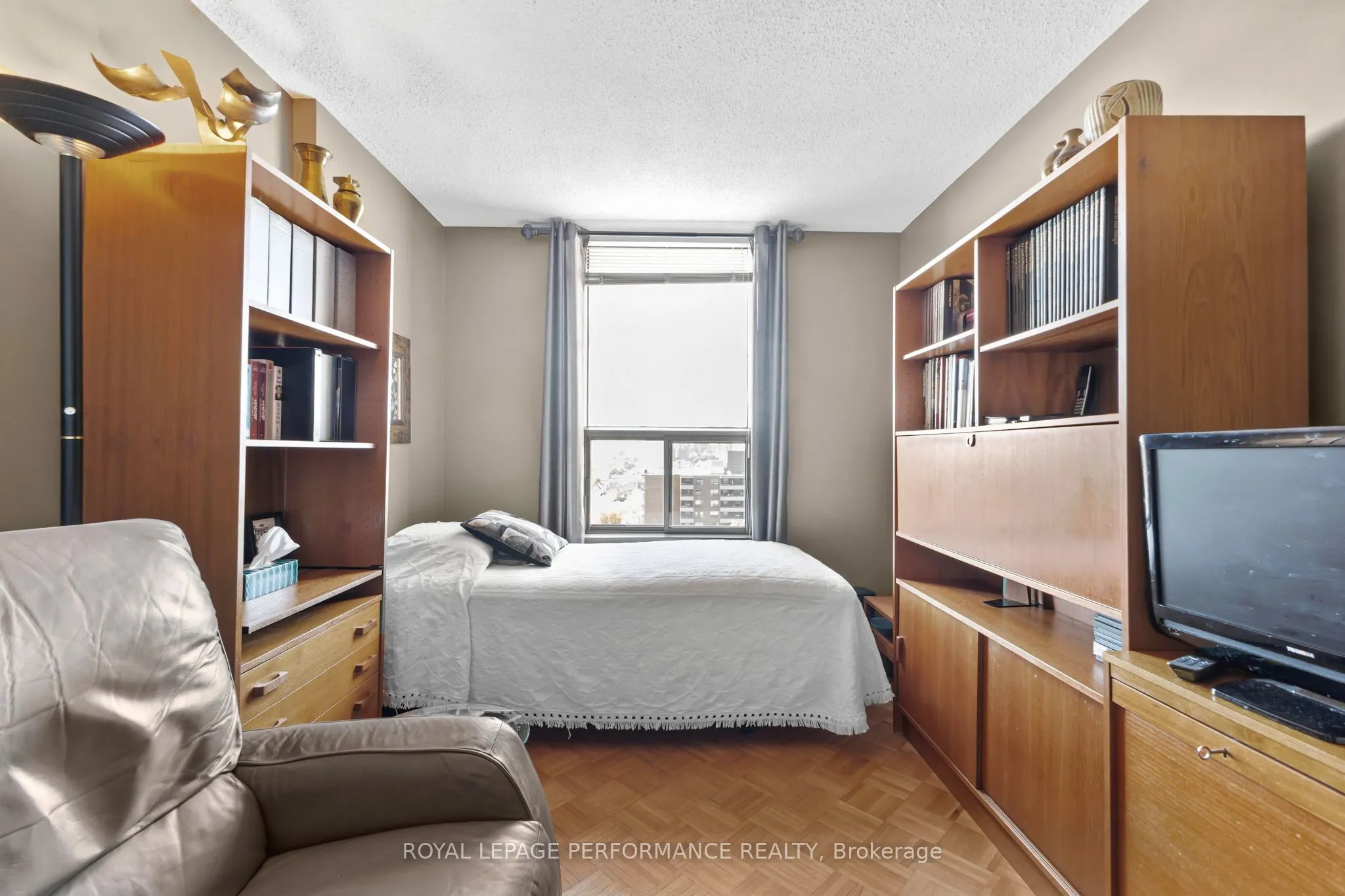 200 Lafontaine Avenue, #1610