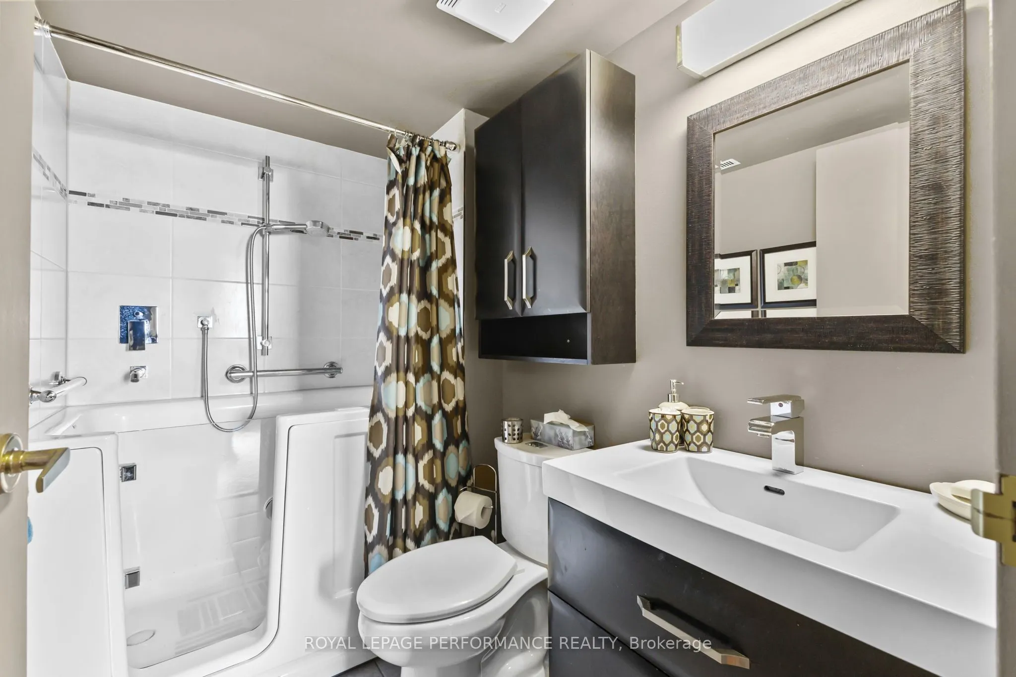 200 Lafontaine Avenue, #1610