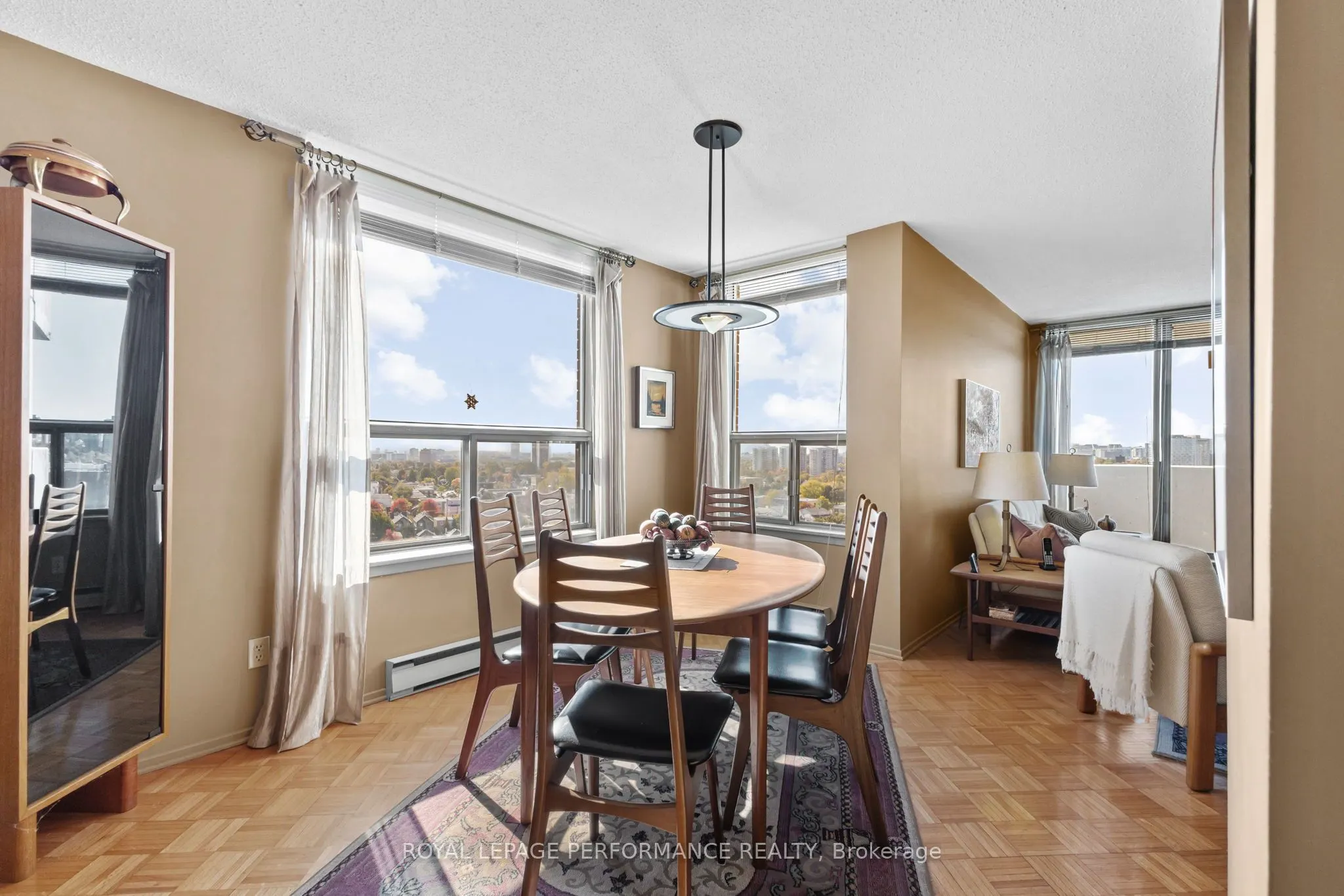 200 Lafontaine Avenue, #1610