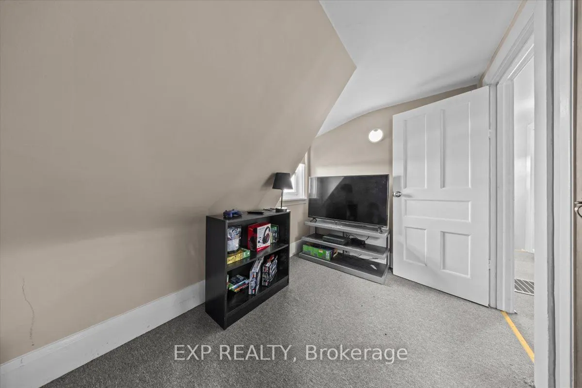 377 Lisgar Avenue