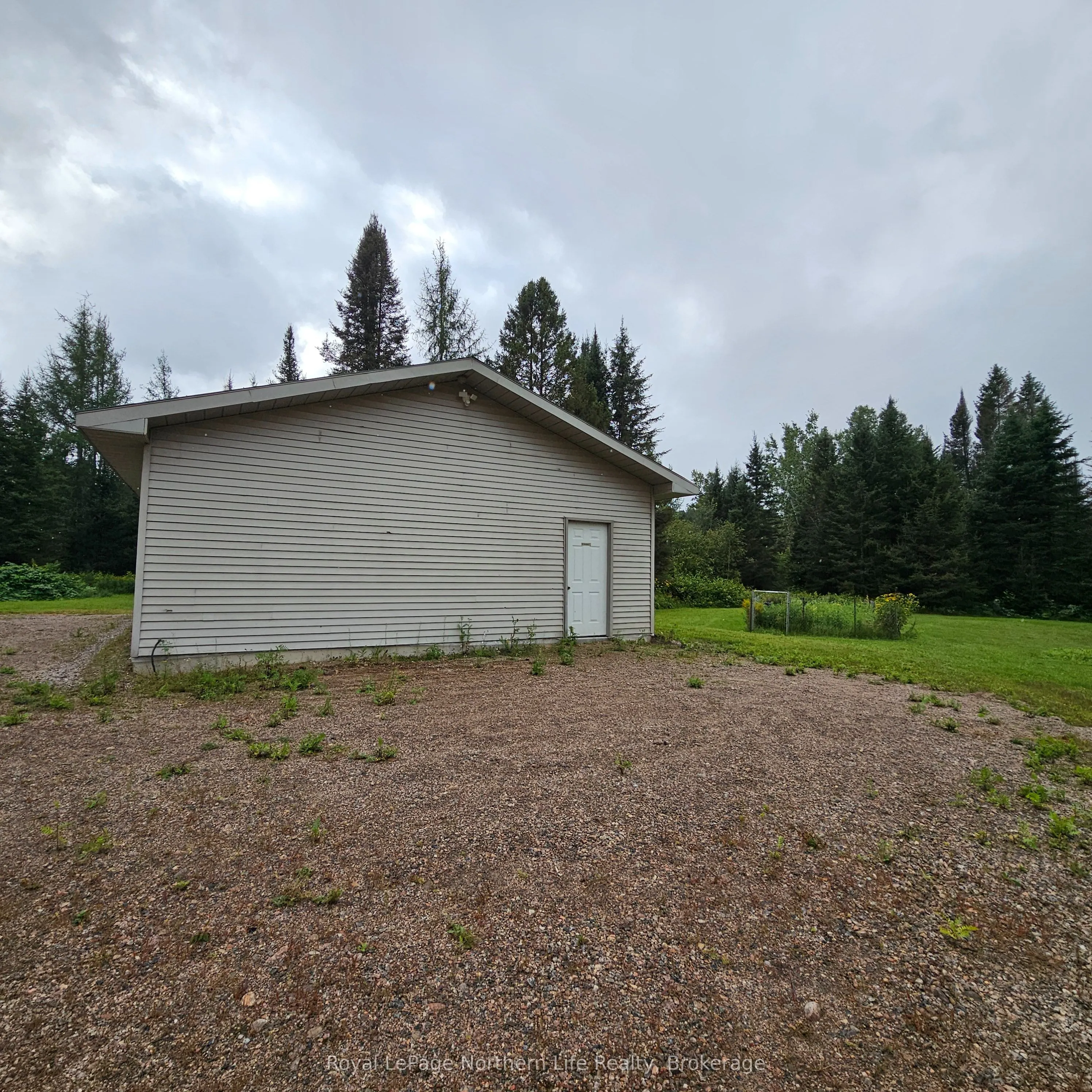 809 CAMERON Road