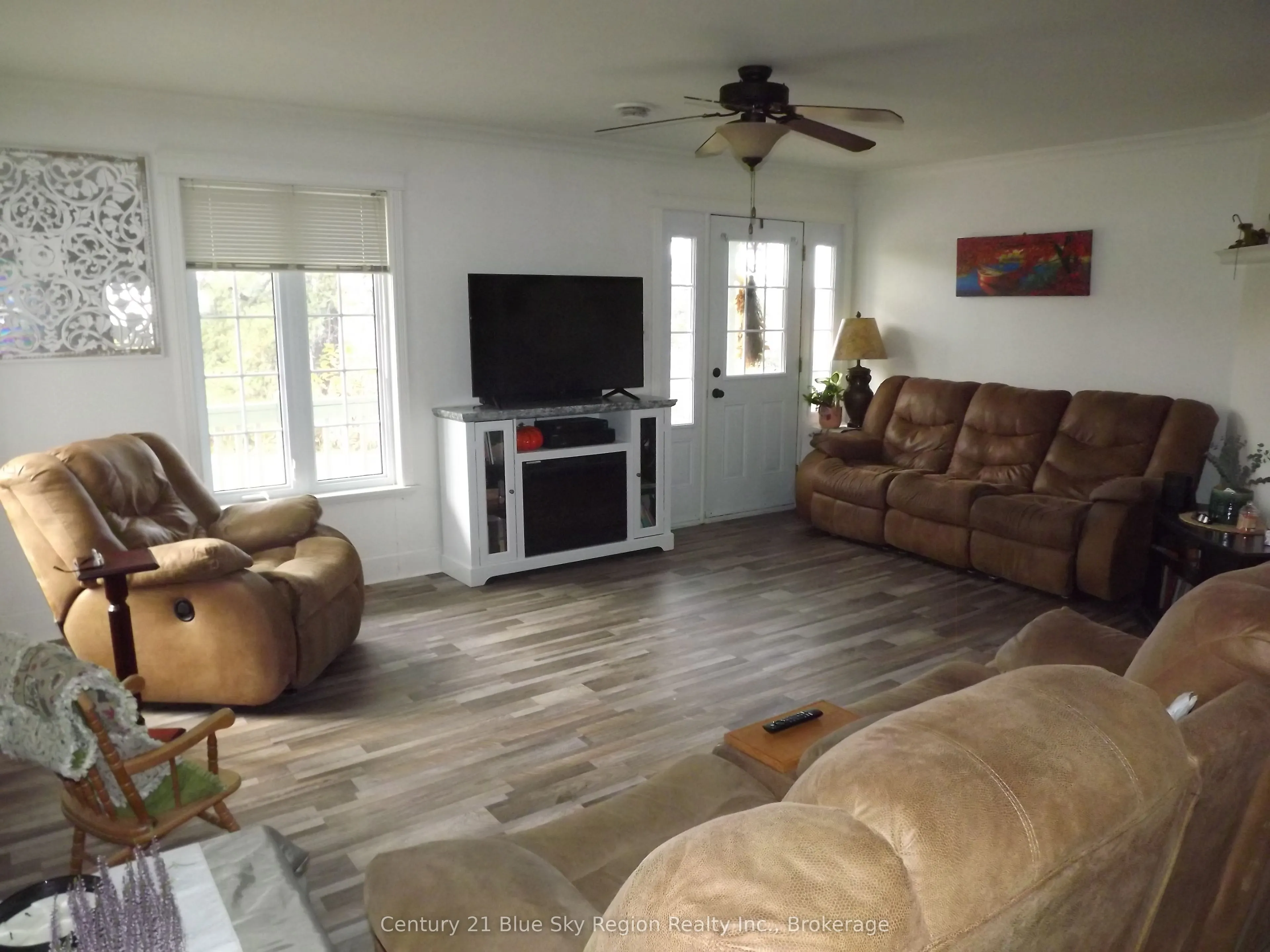 1846 Highway 17 E