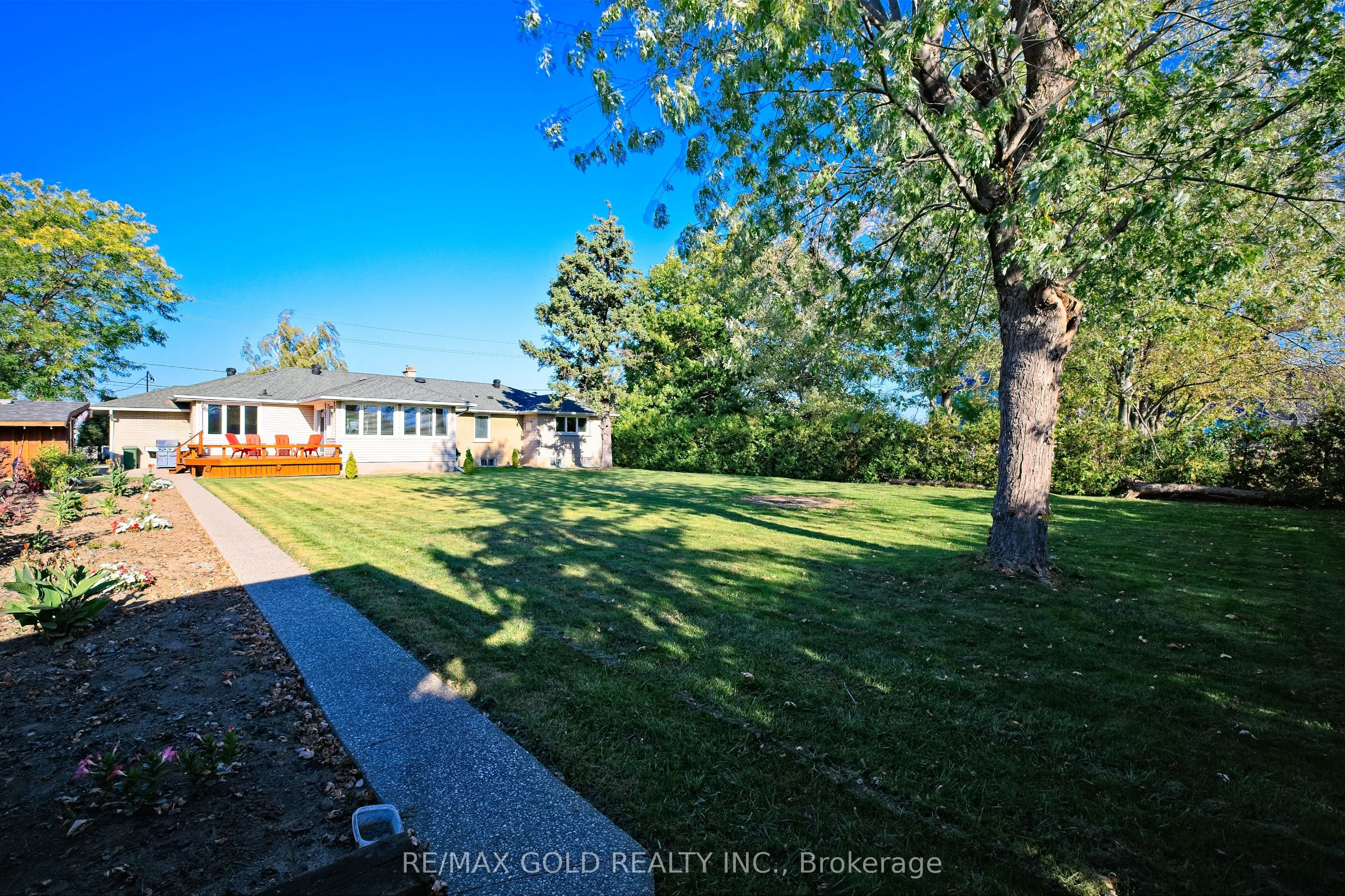 32 Oriole Avenue