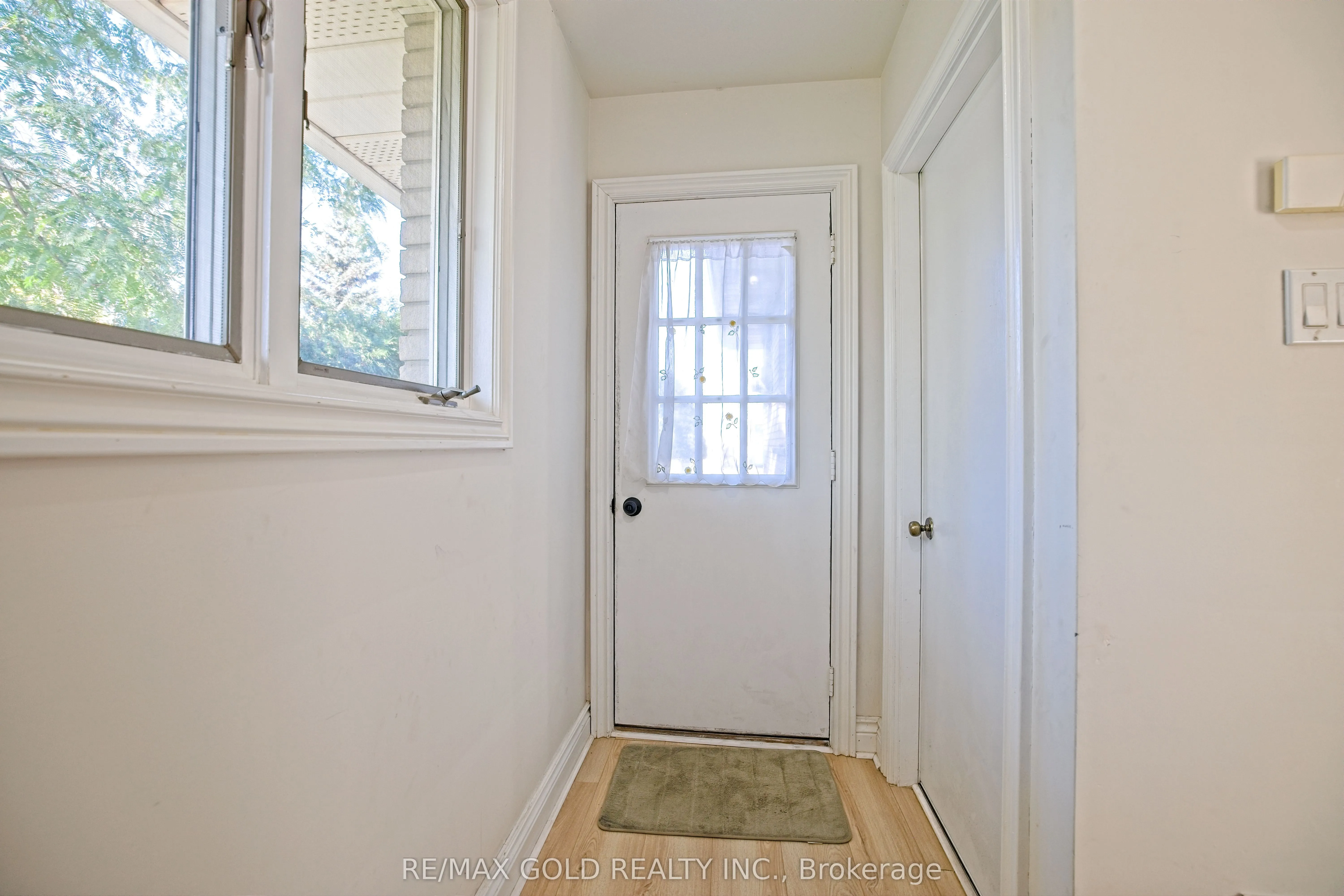 32 Oriole Avenue