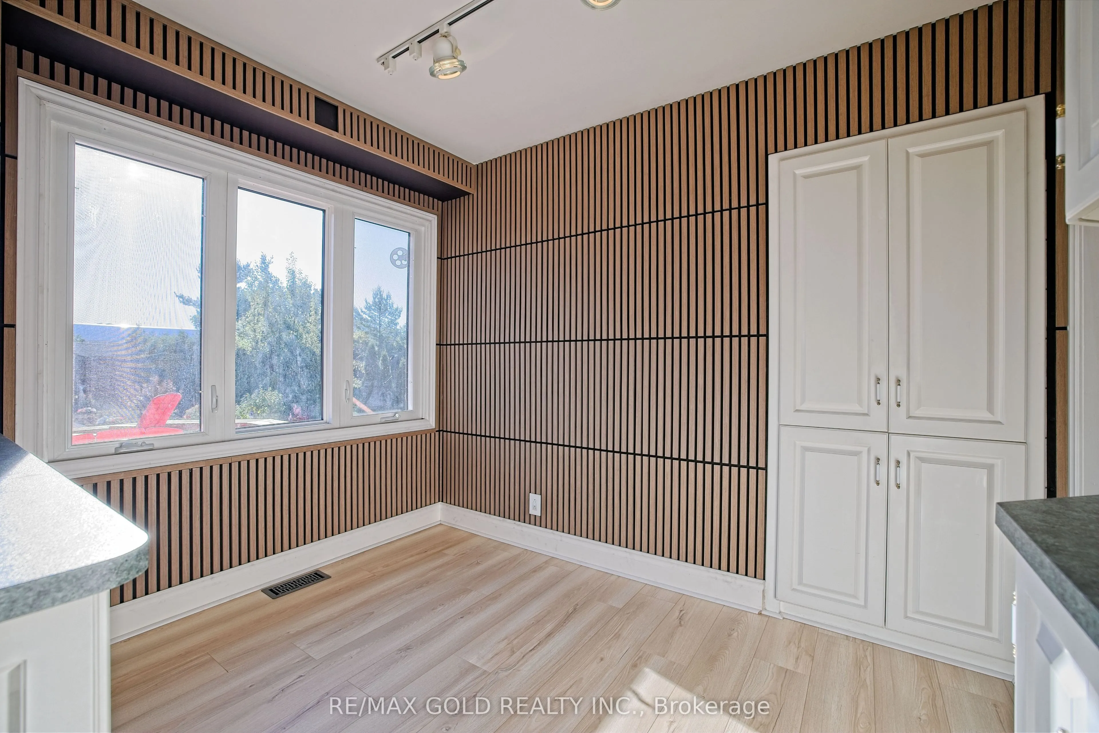32 Oriole Avenue
