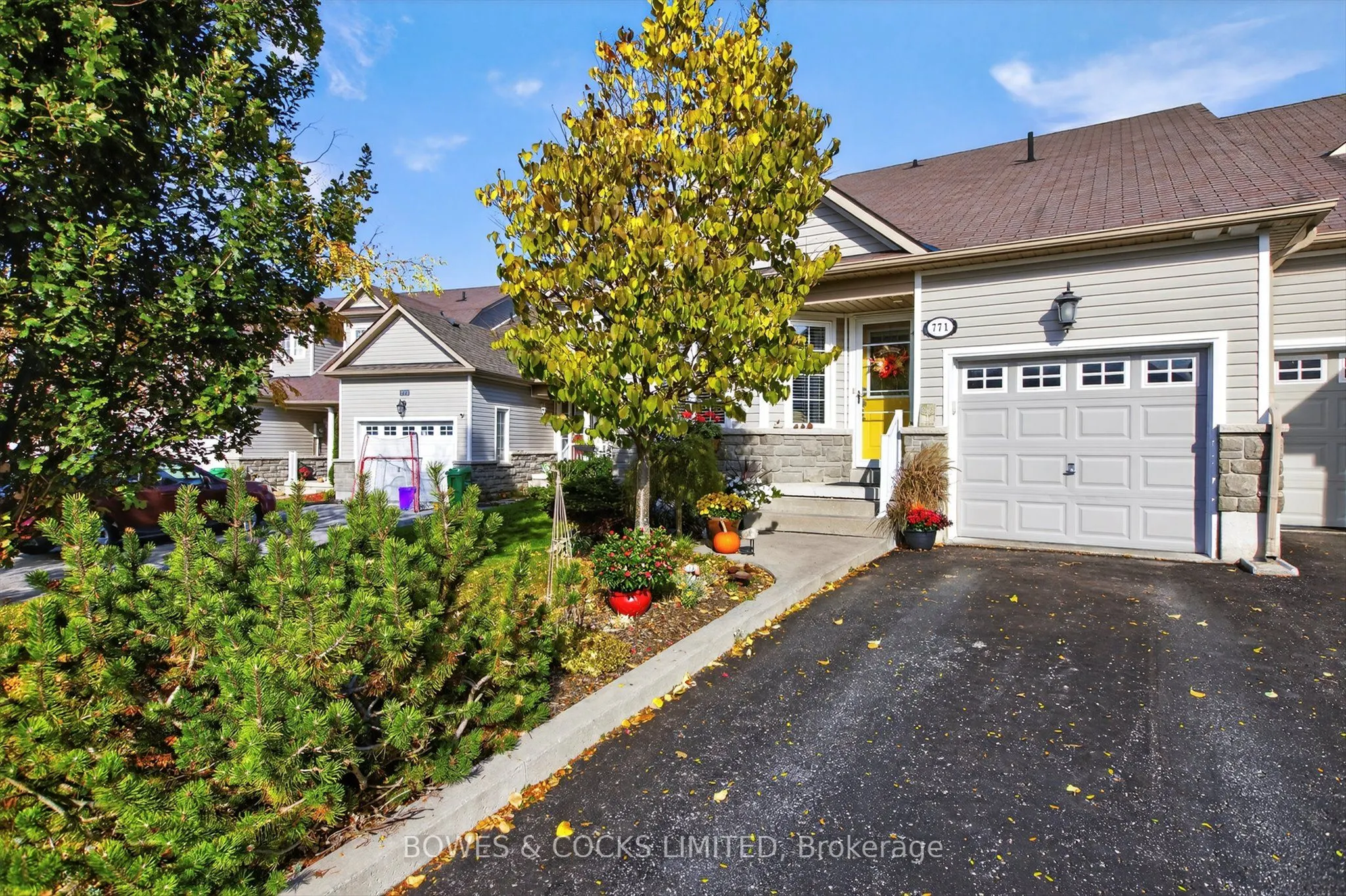 771 Tully Crescent