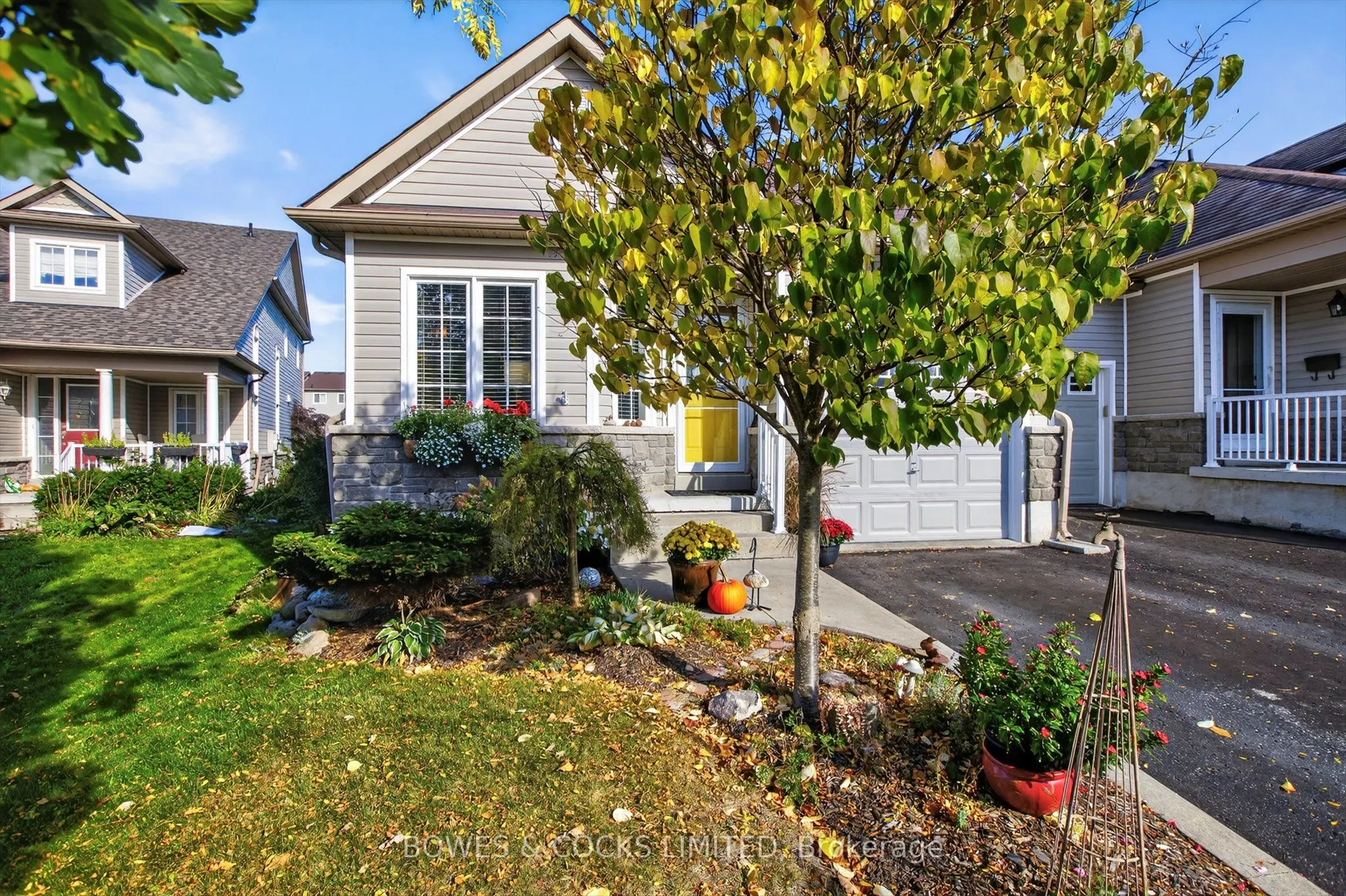 771 Tully Crescent