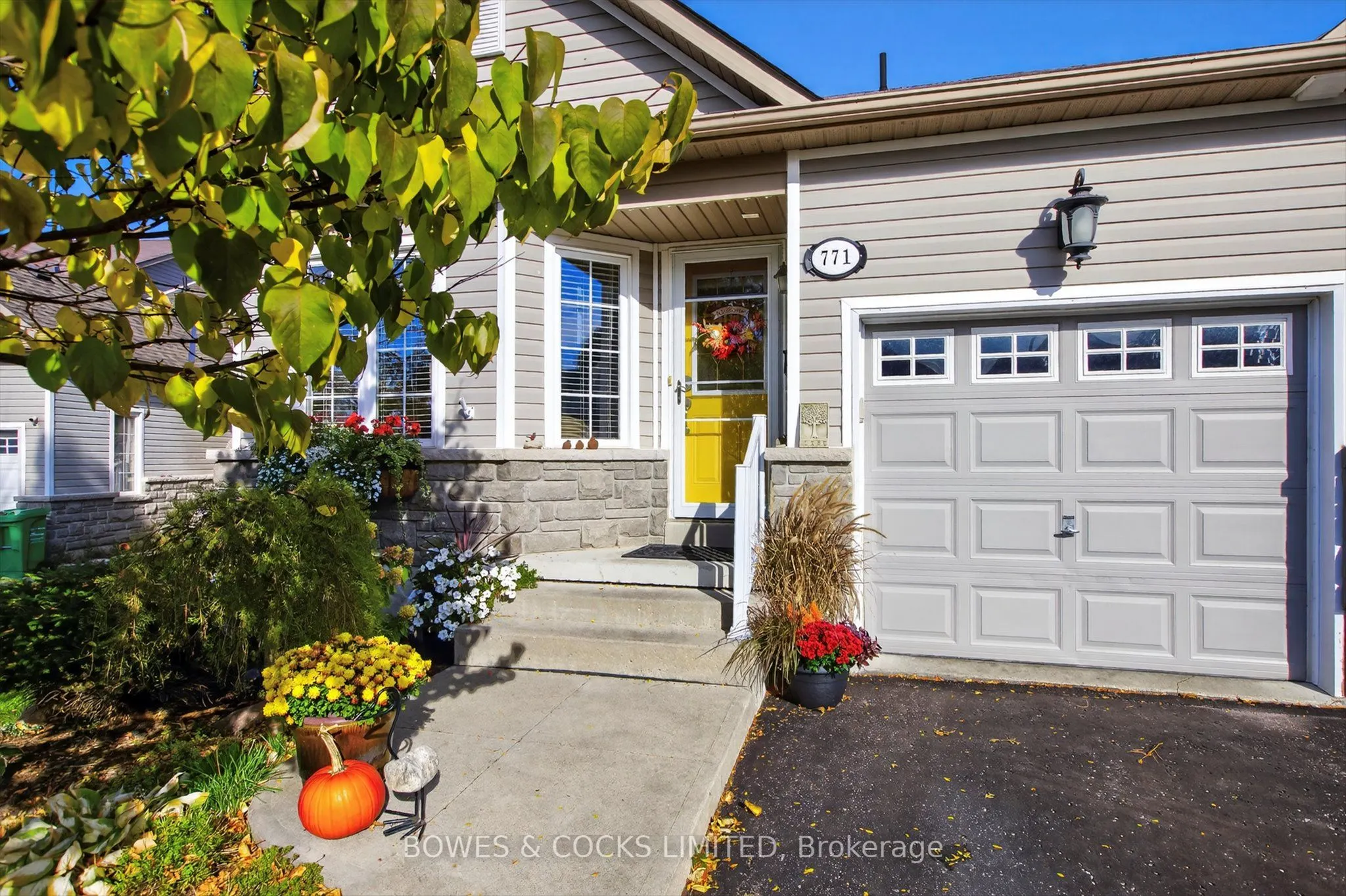 771 Tully Crescent