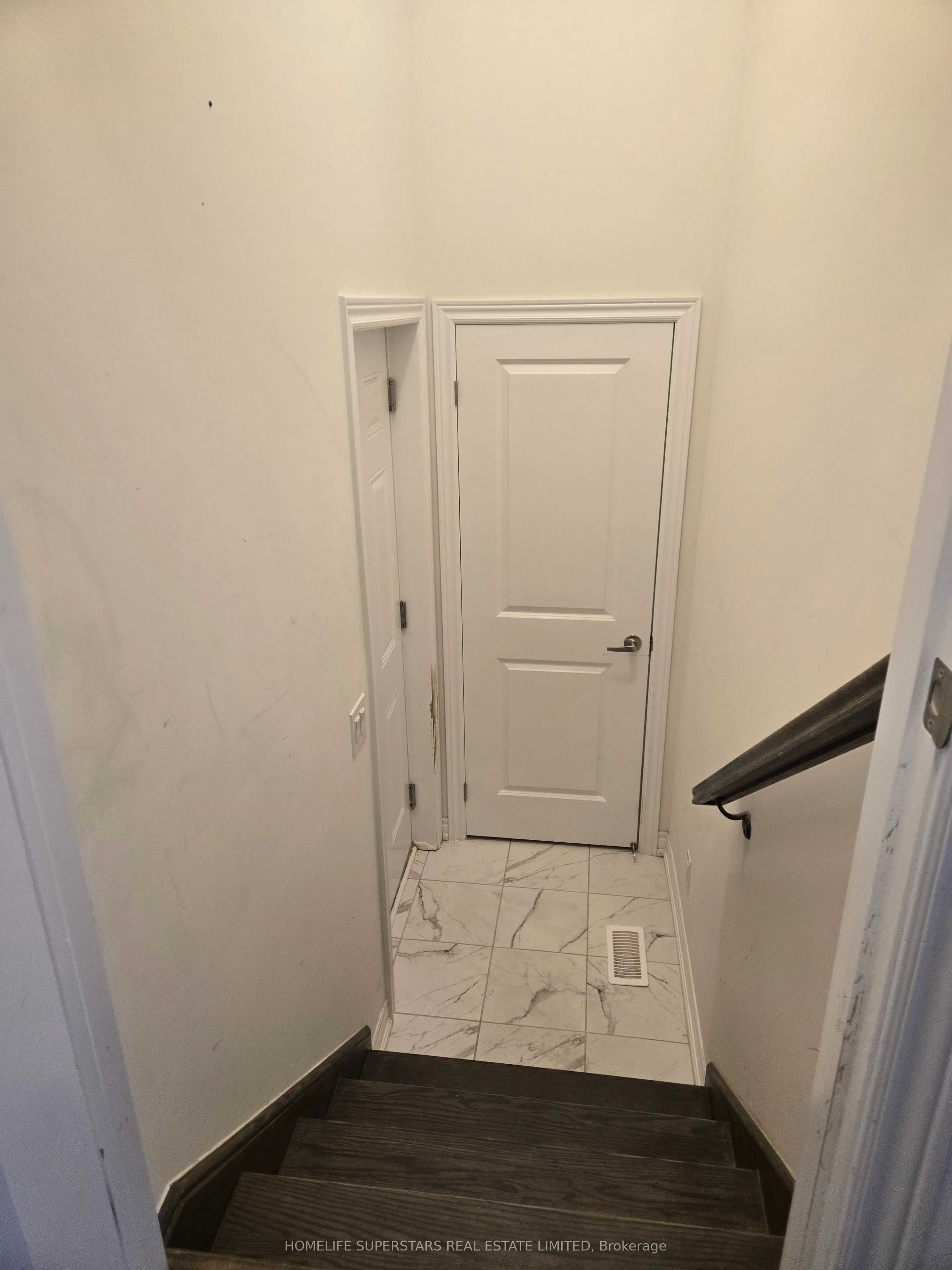 28 Roywood Street