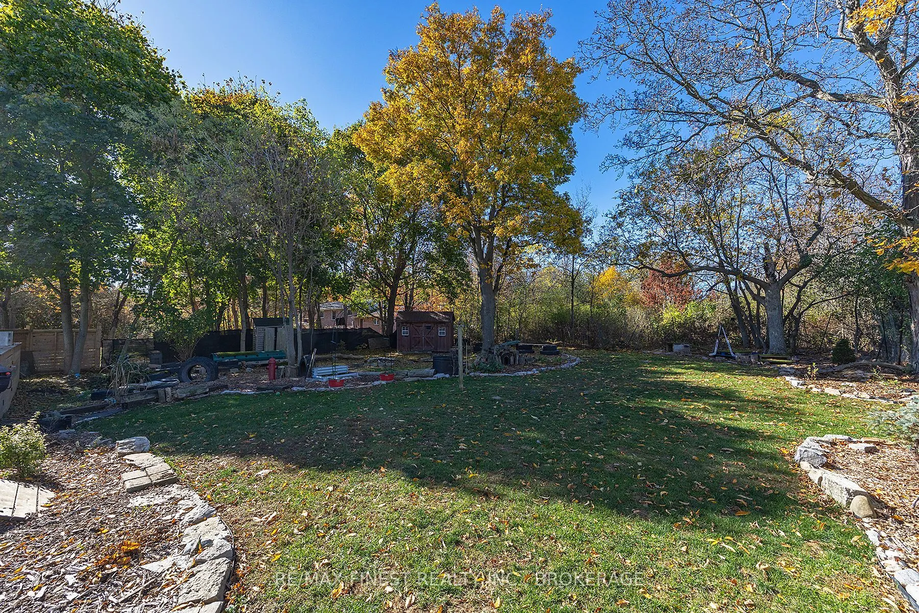 2313 Sydenham Road