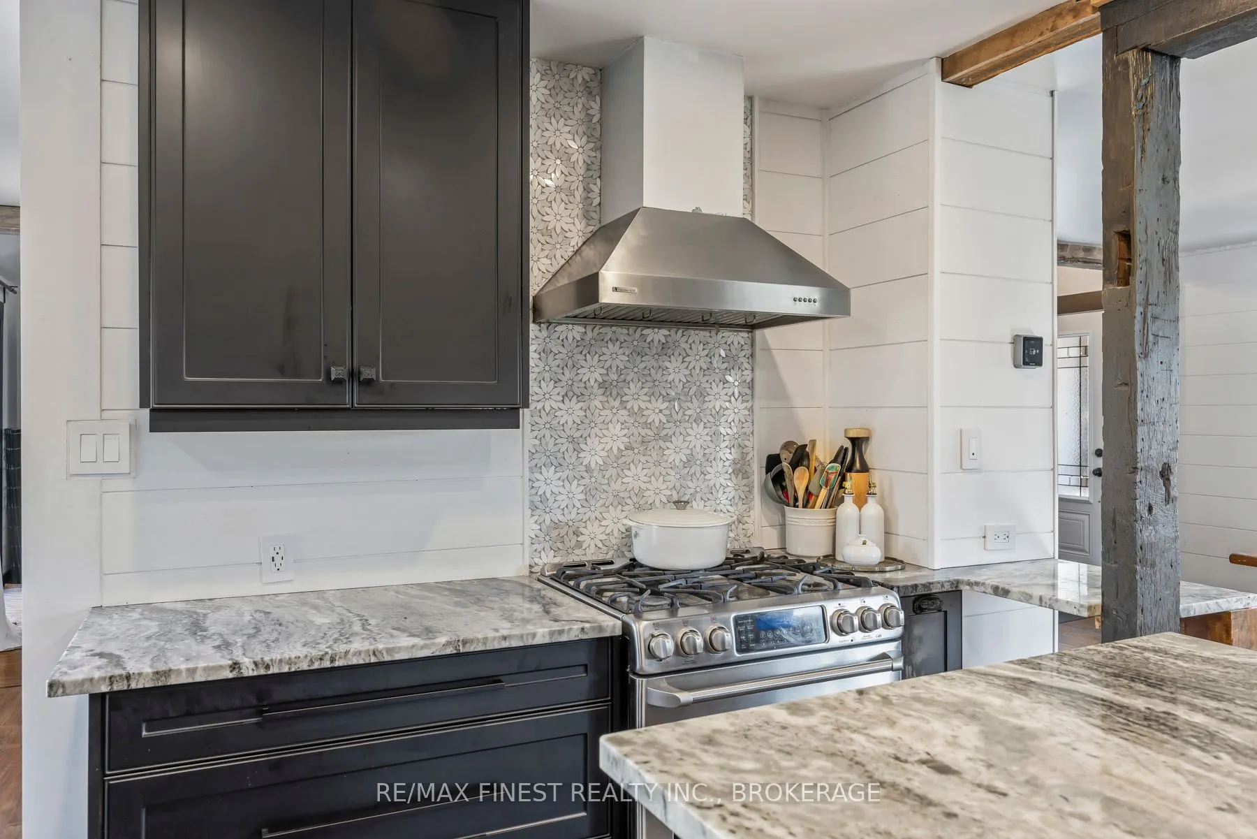 2313 Sydenham Road