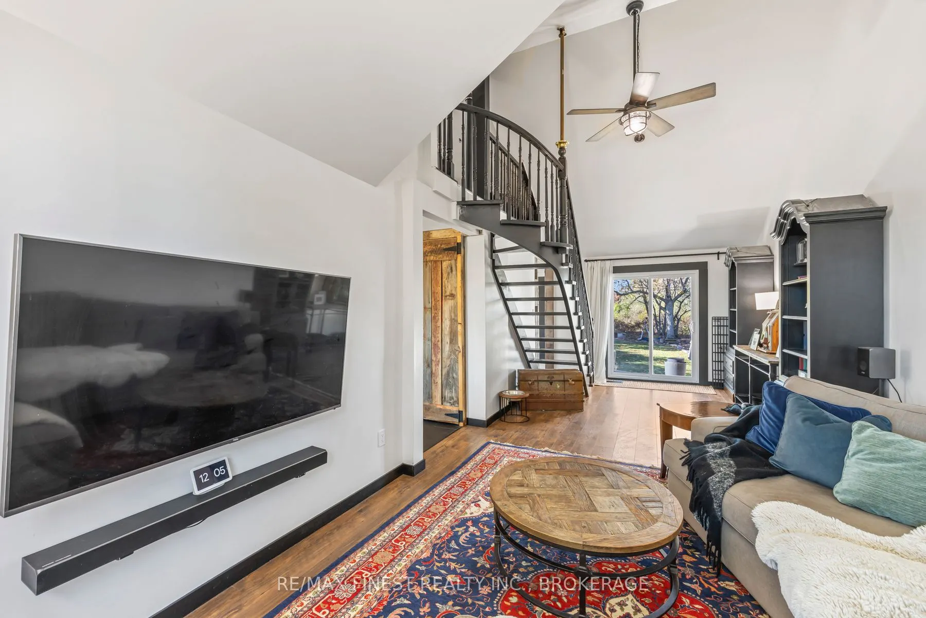 2313 Sydenham Road