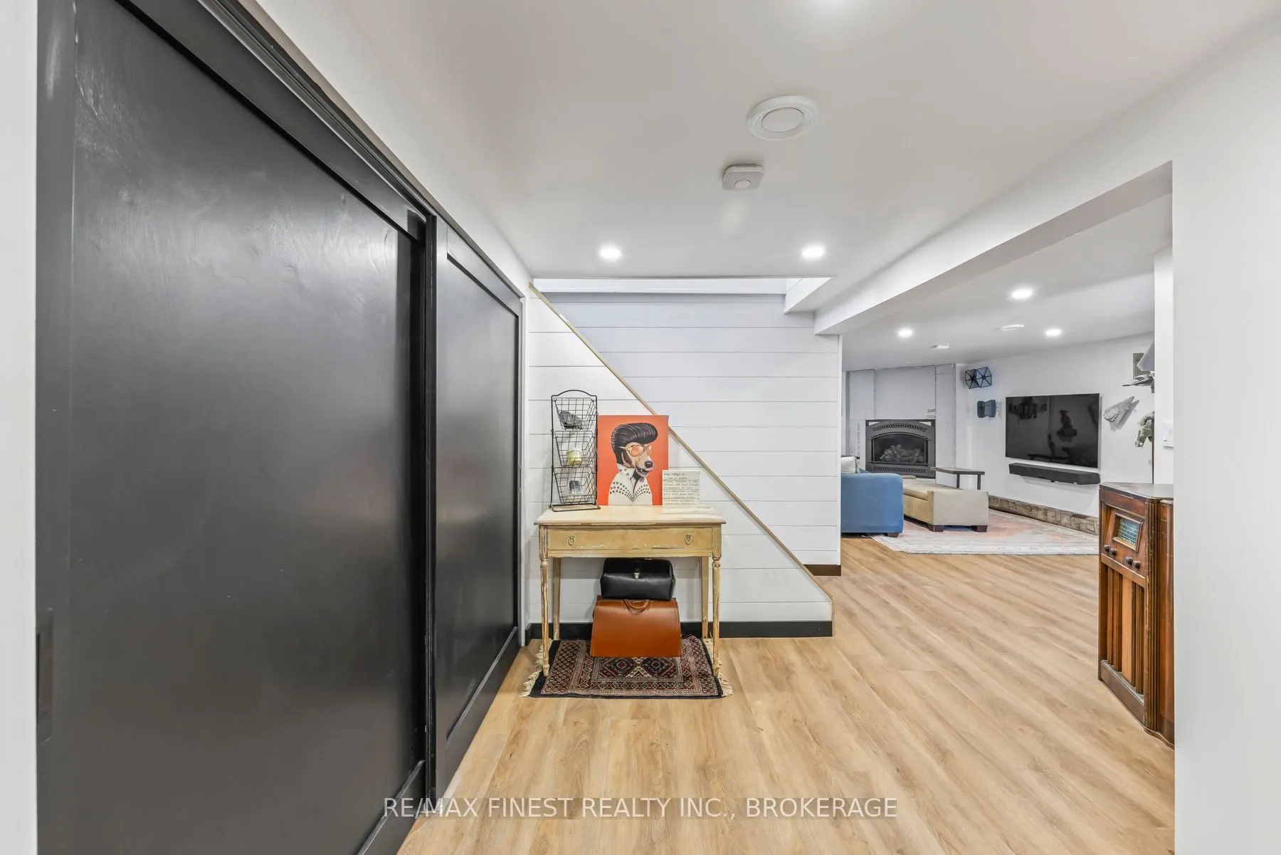 2313 Sydenham Road