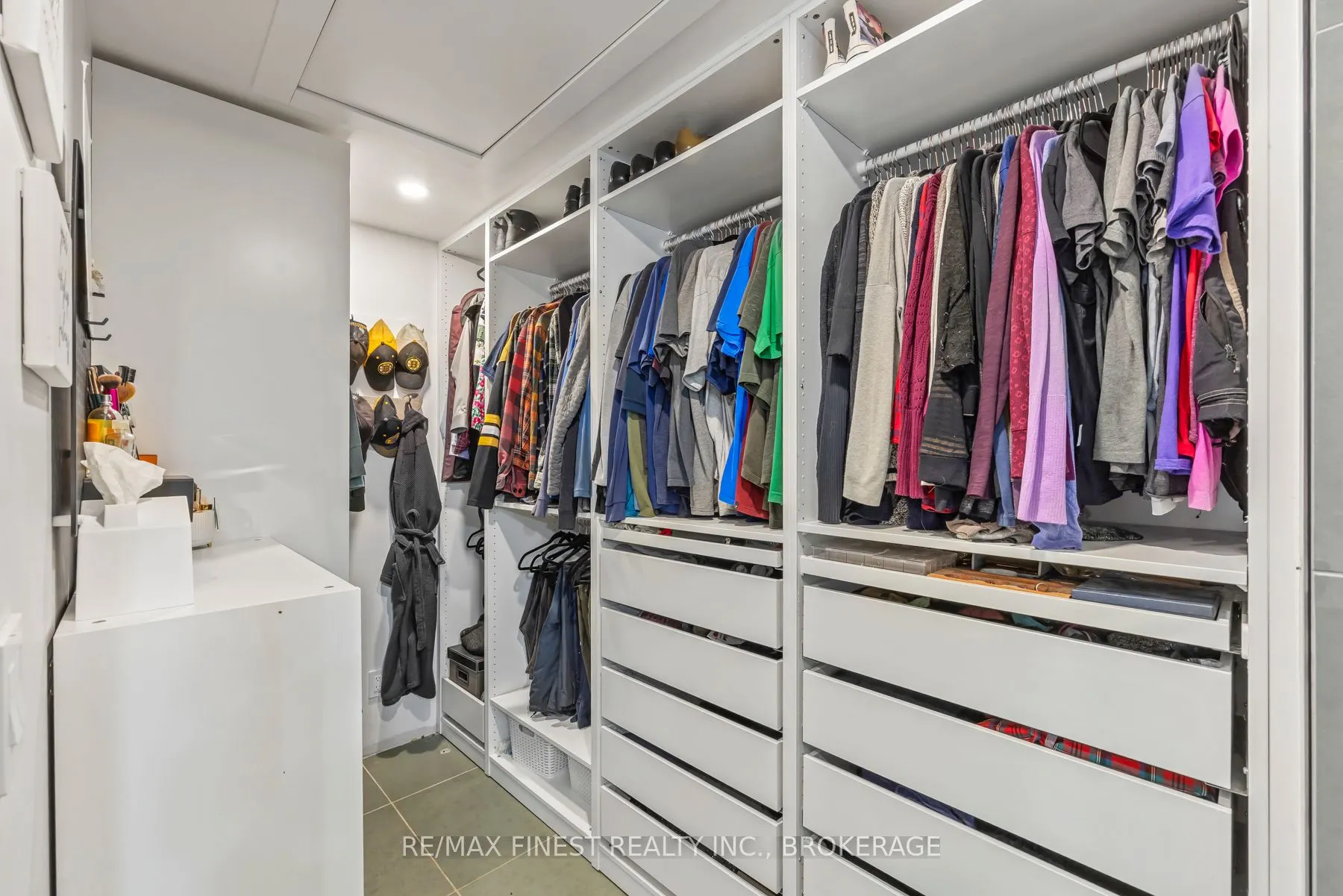 2313 Sydenham Road