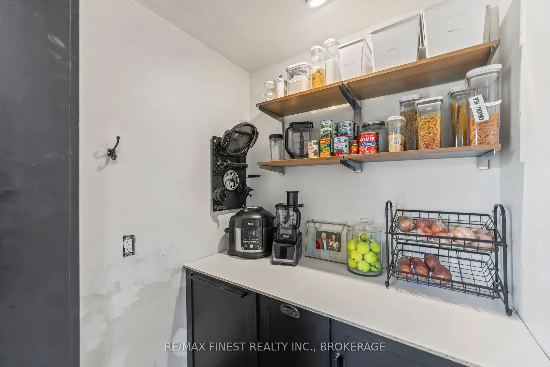 2313 Sydenham Road