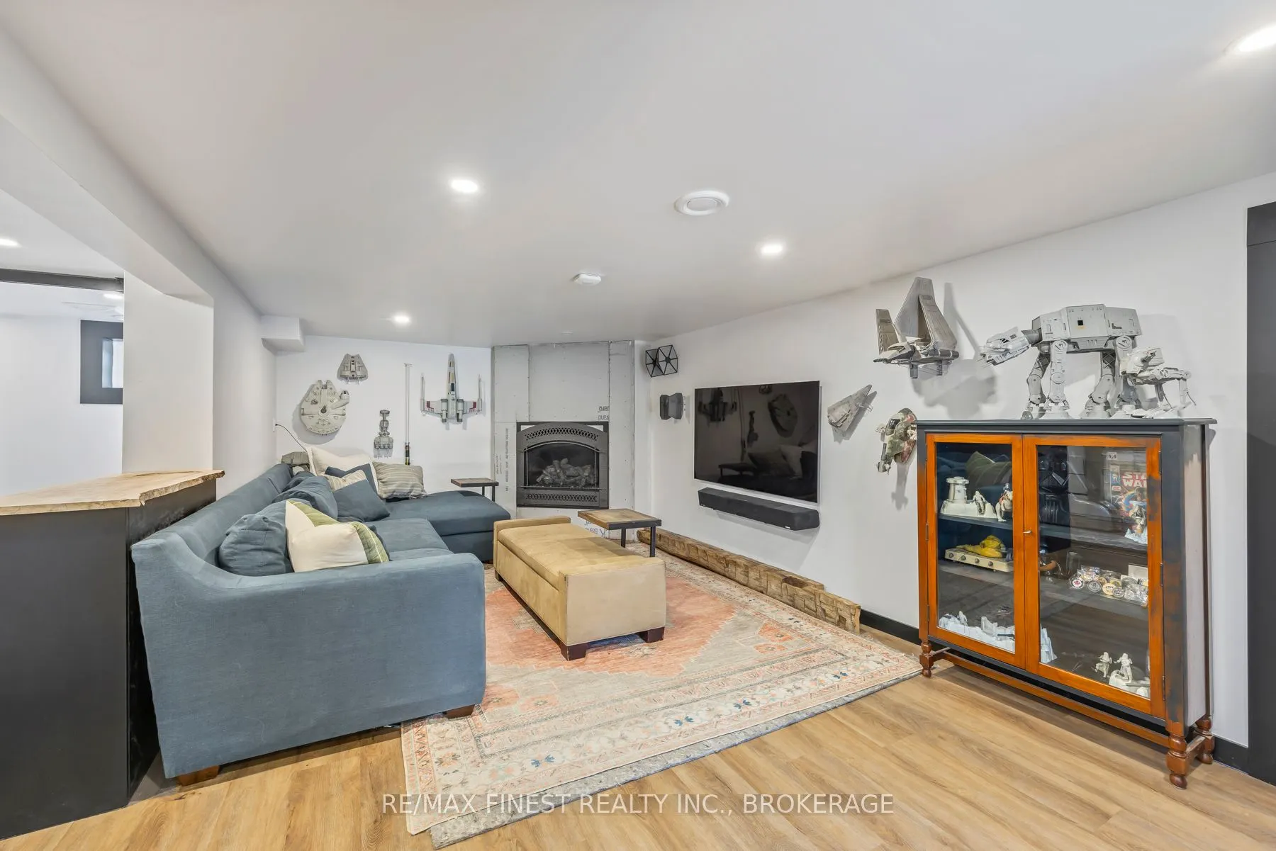 2313 Sydenham Road