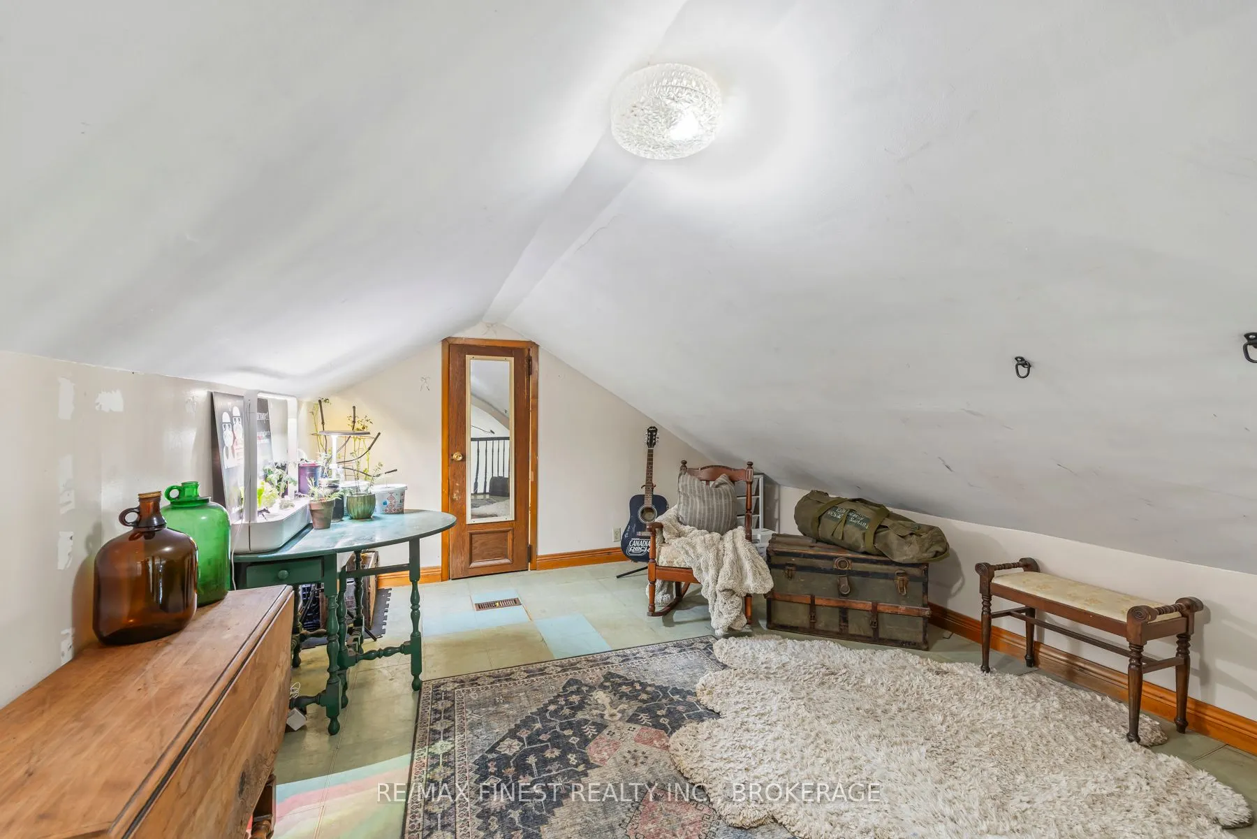 2313 Sydenham Road