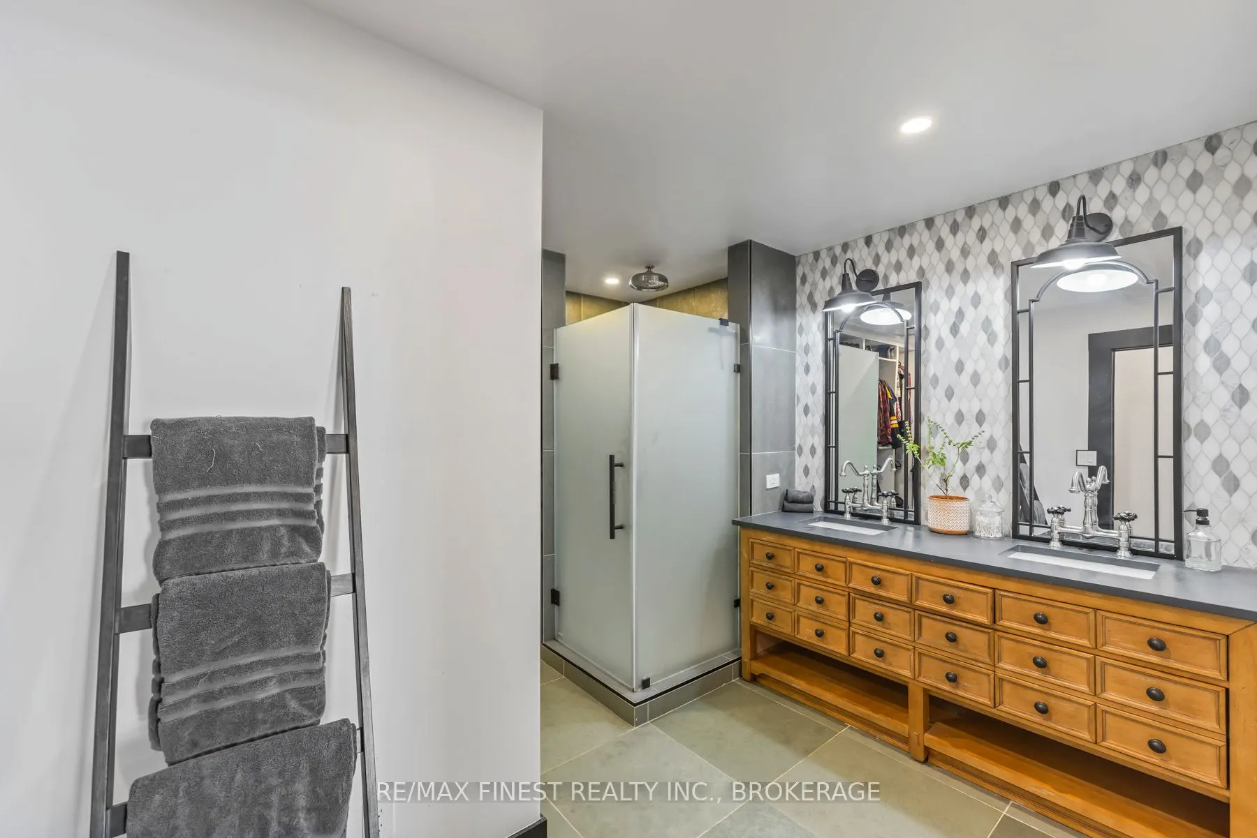 2313 Sydenham Road