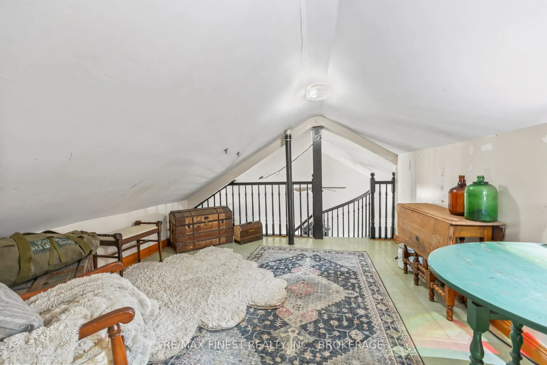 2313 Sydenham Road