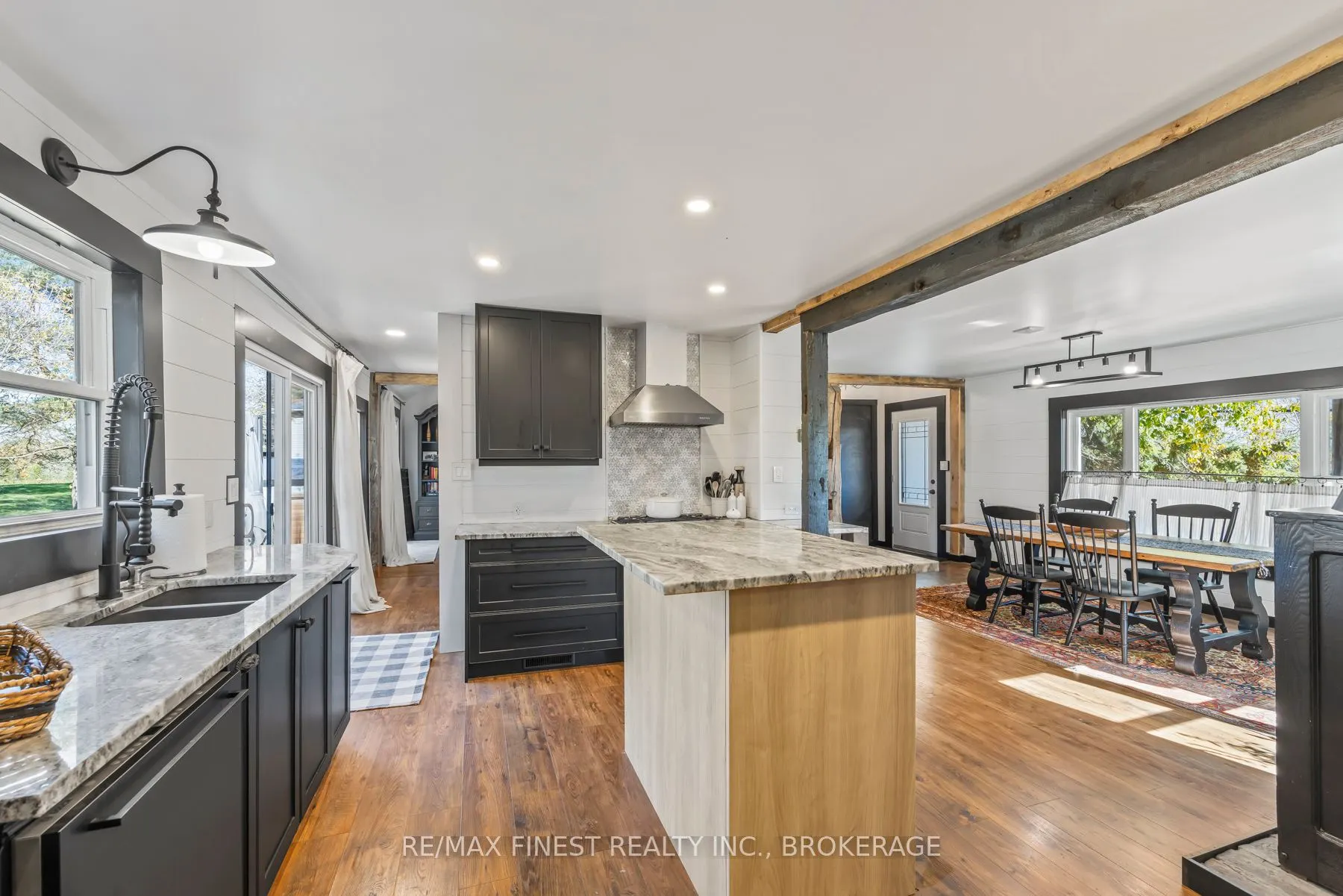 2313 Sydenham Road