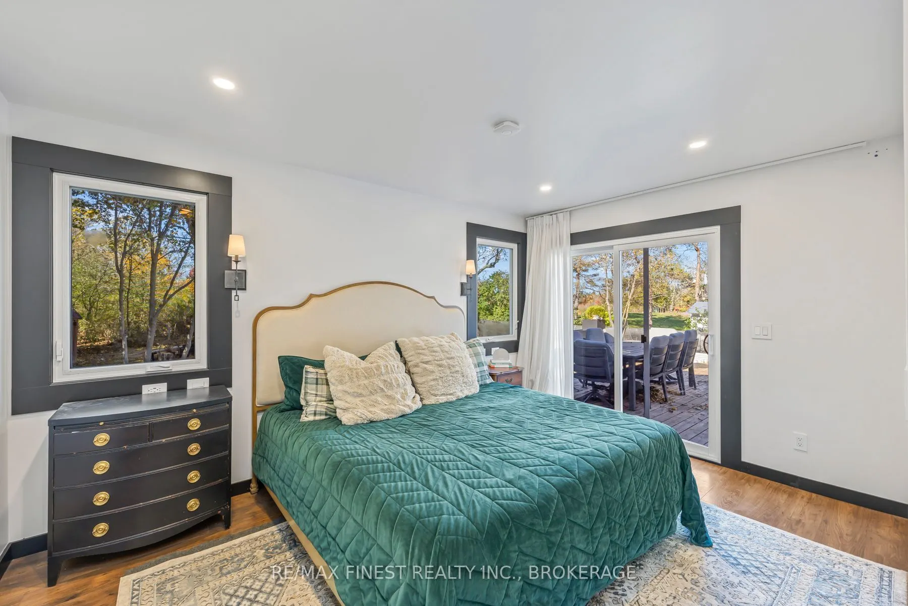 2313 Sydenham Road