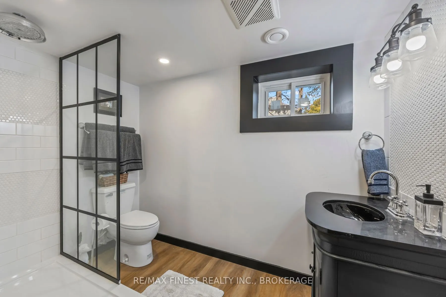 2313 Sydenham Road