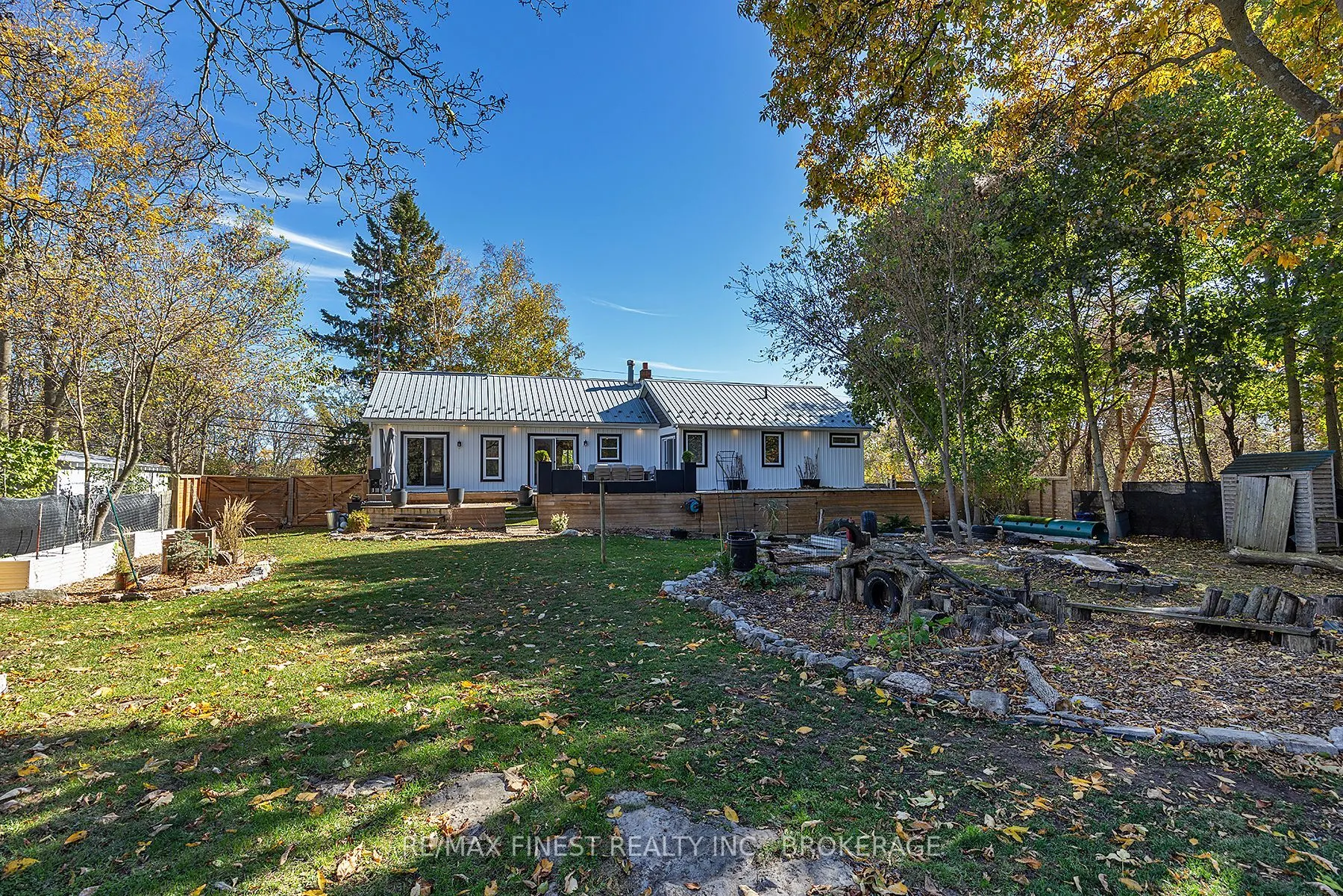 2313 Sydenham Road