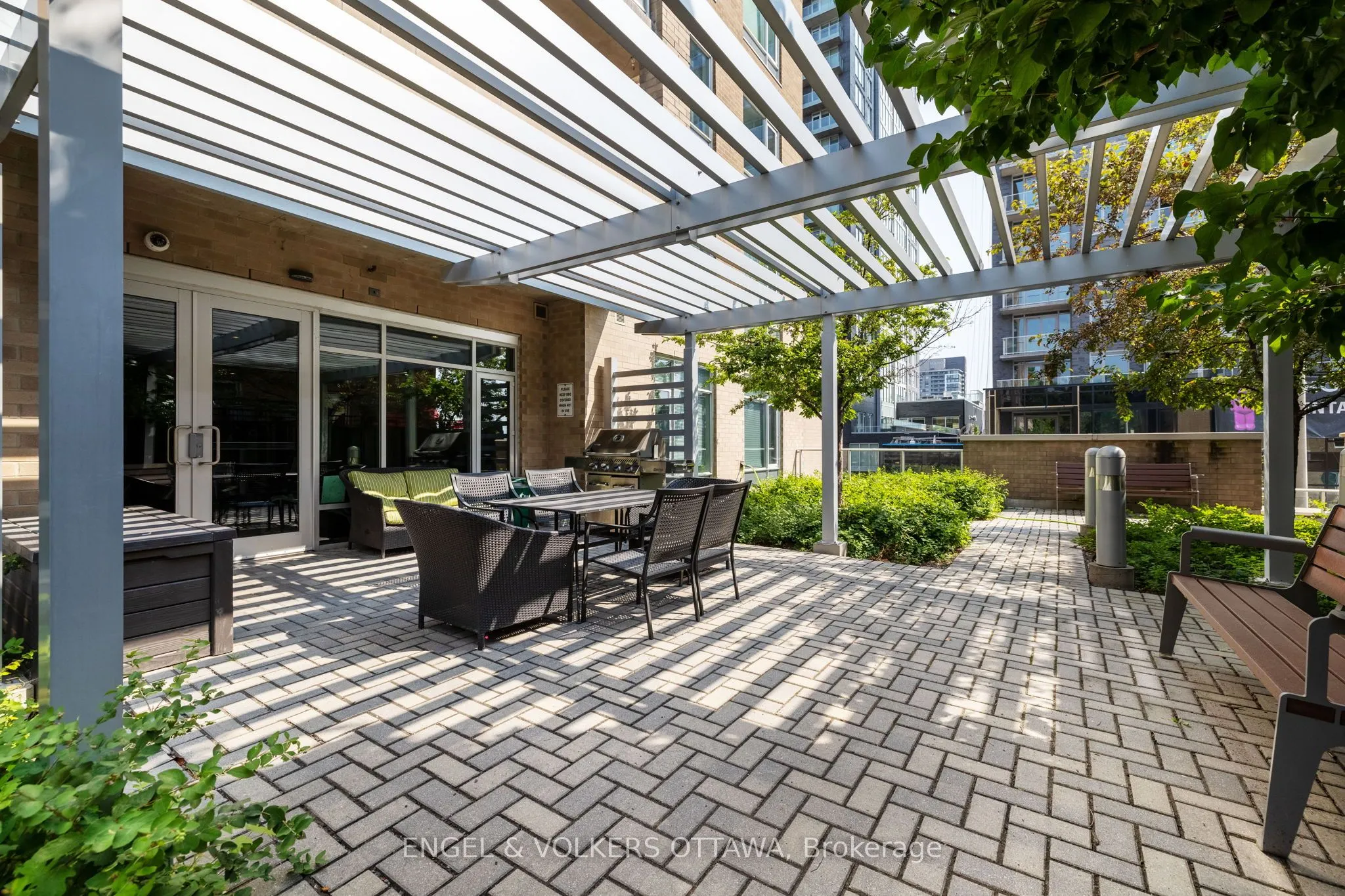 100 Champagne Avenue S, #207