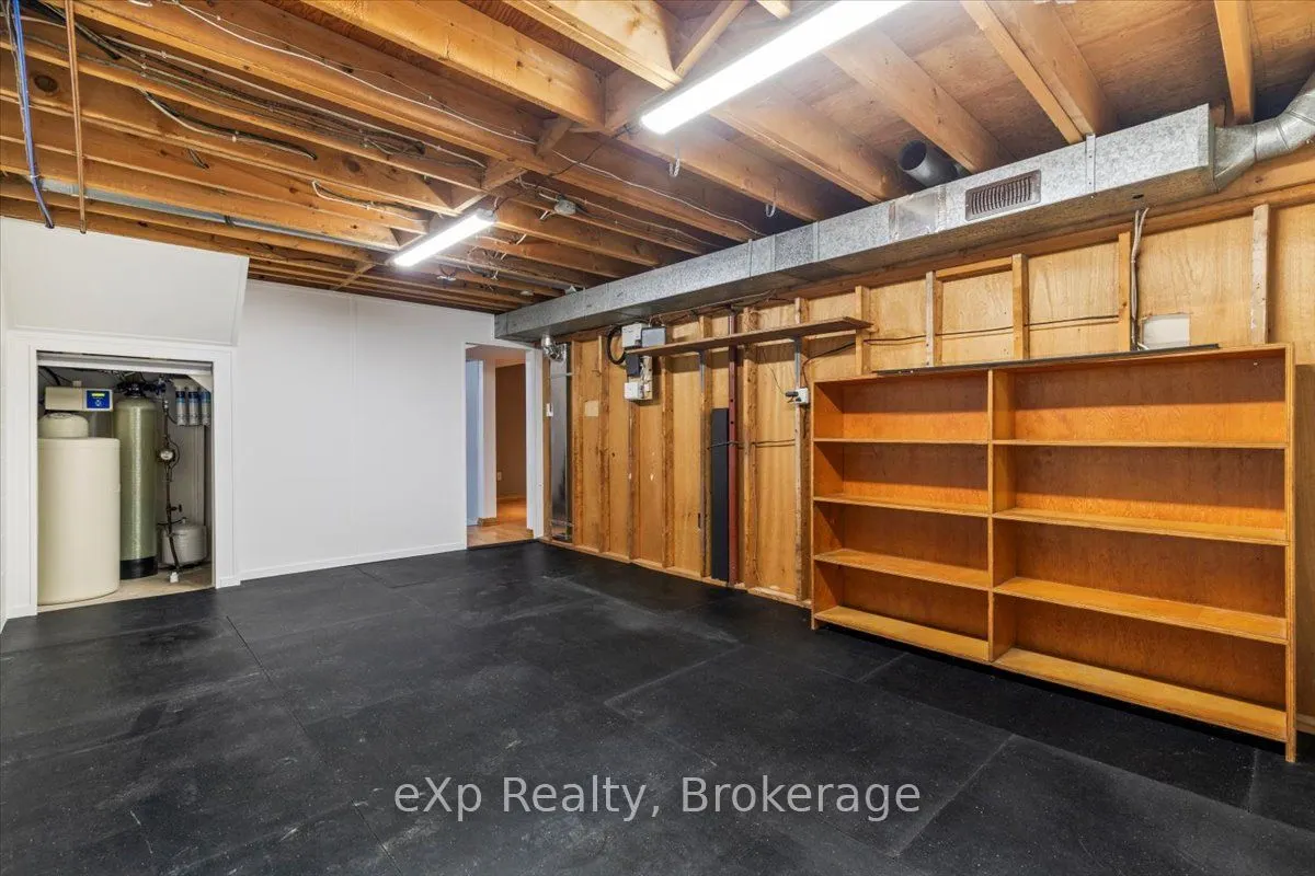 158 6th Avenue